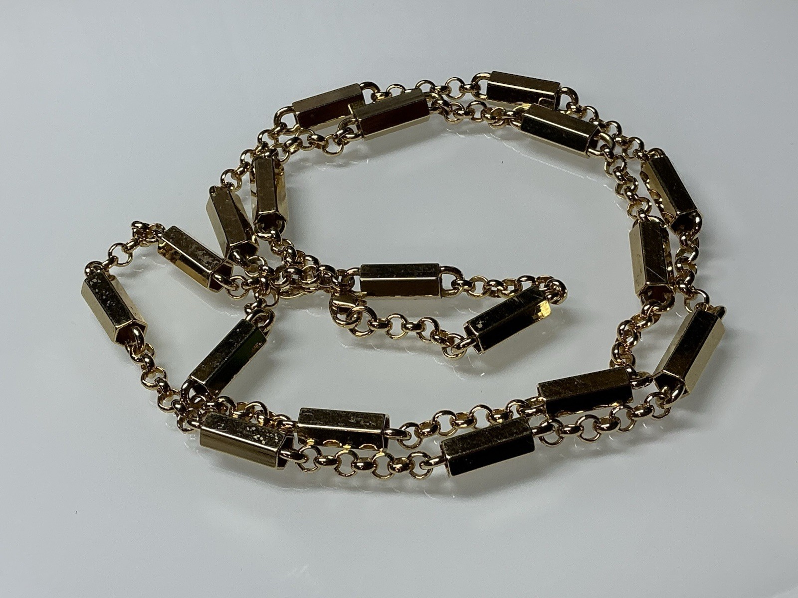 Vintage Monet Gold Tone Chunky bar link Chain Necklace 28″