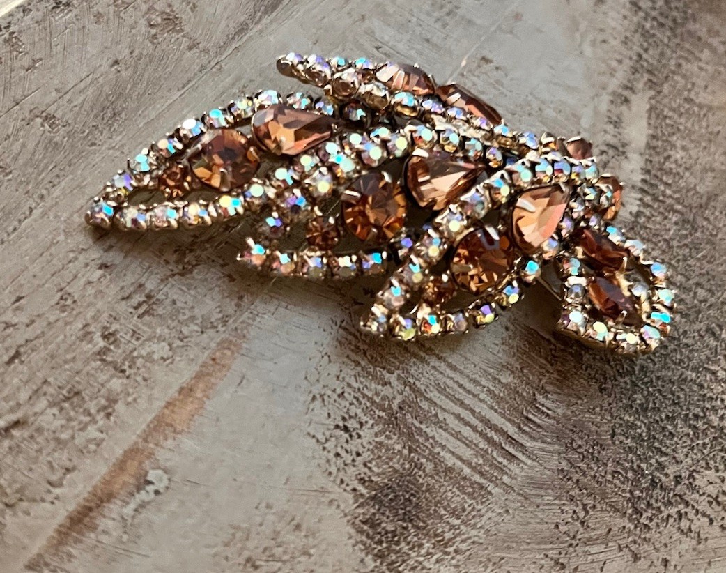 Vintage Weiss Unsigned Crystal Aurora Borealis Brown Topaz Leaf Large 3” Brooch