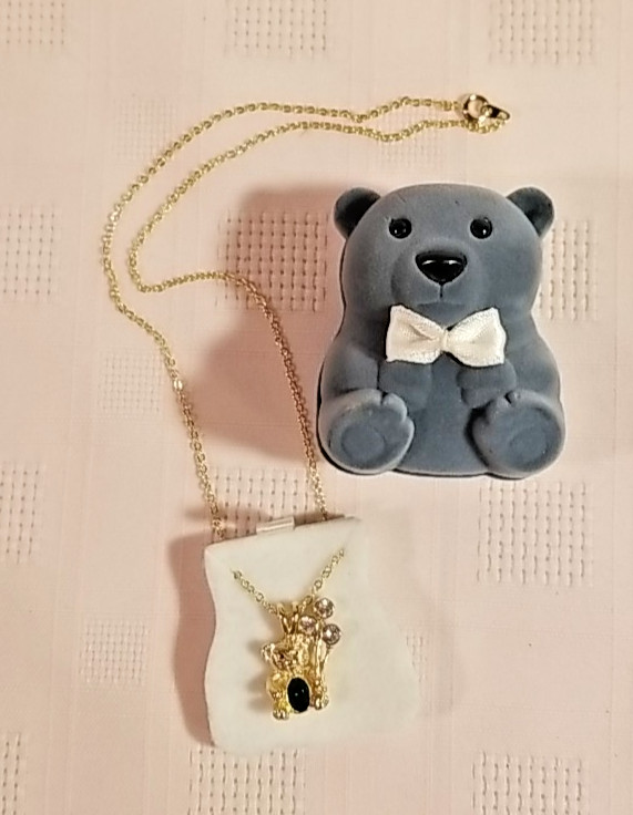 Vintage Goldtone Teddy Bear Pendant Necklace May / Emerald 17″