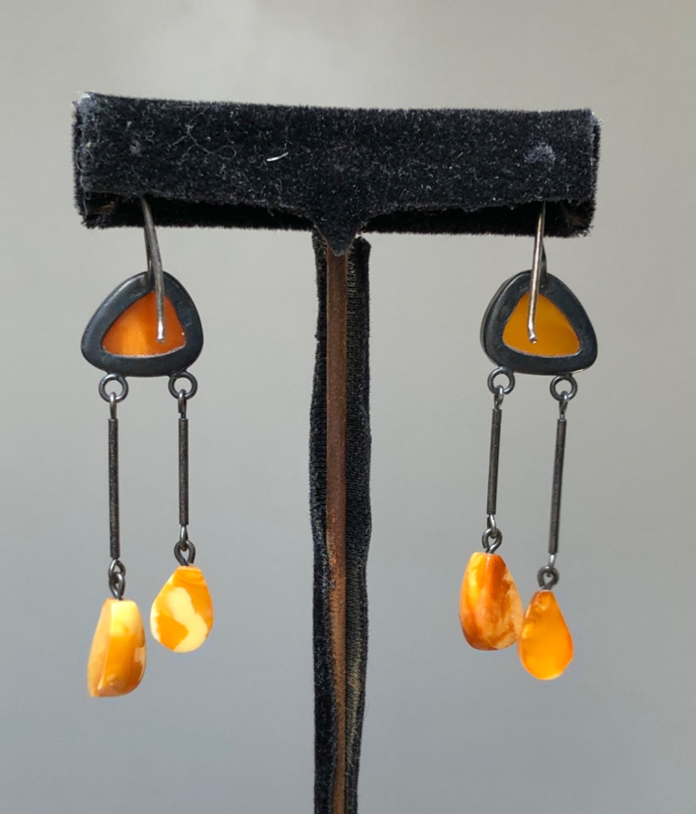 VTG 1960s Natural Honey & Egg Yolk AMBER Dangle DROP PIERCED EARRINGS Buy-It-Now