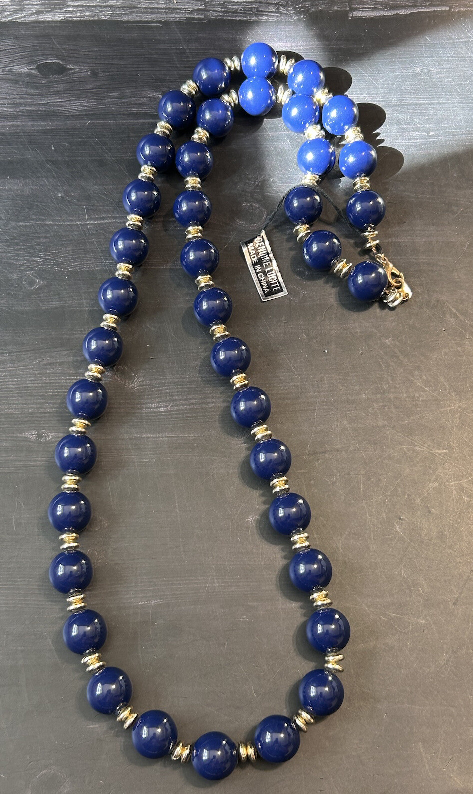 Vintage blue genuine lucite necklace Dark Blue BEAUTIFUL! Made In China! 15”