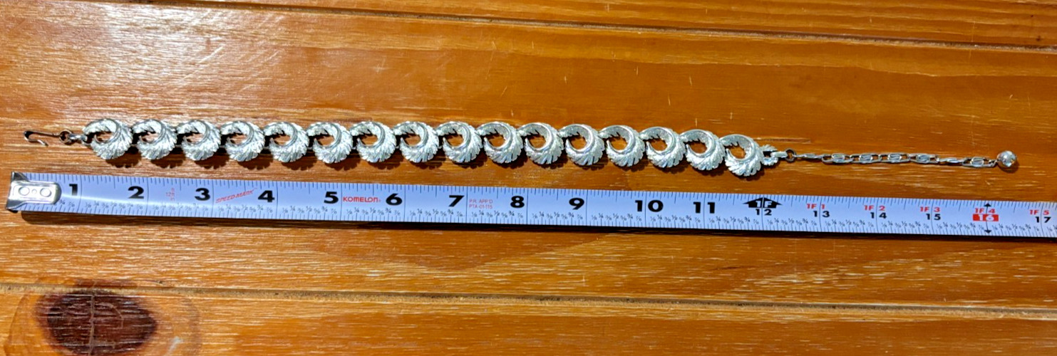 VINTAGE LISNER signed silver wave link scroll choker necklace 16″ adjustable