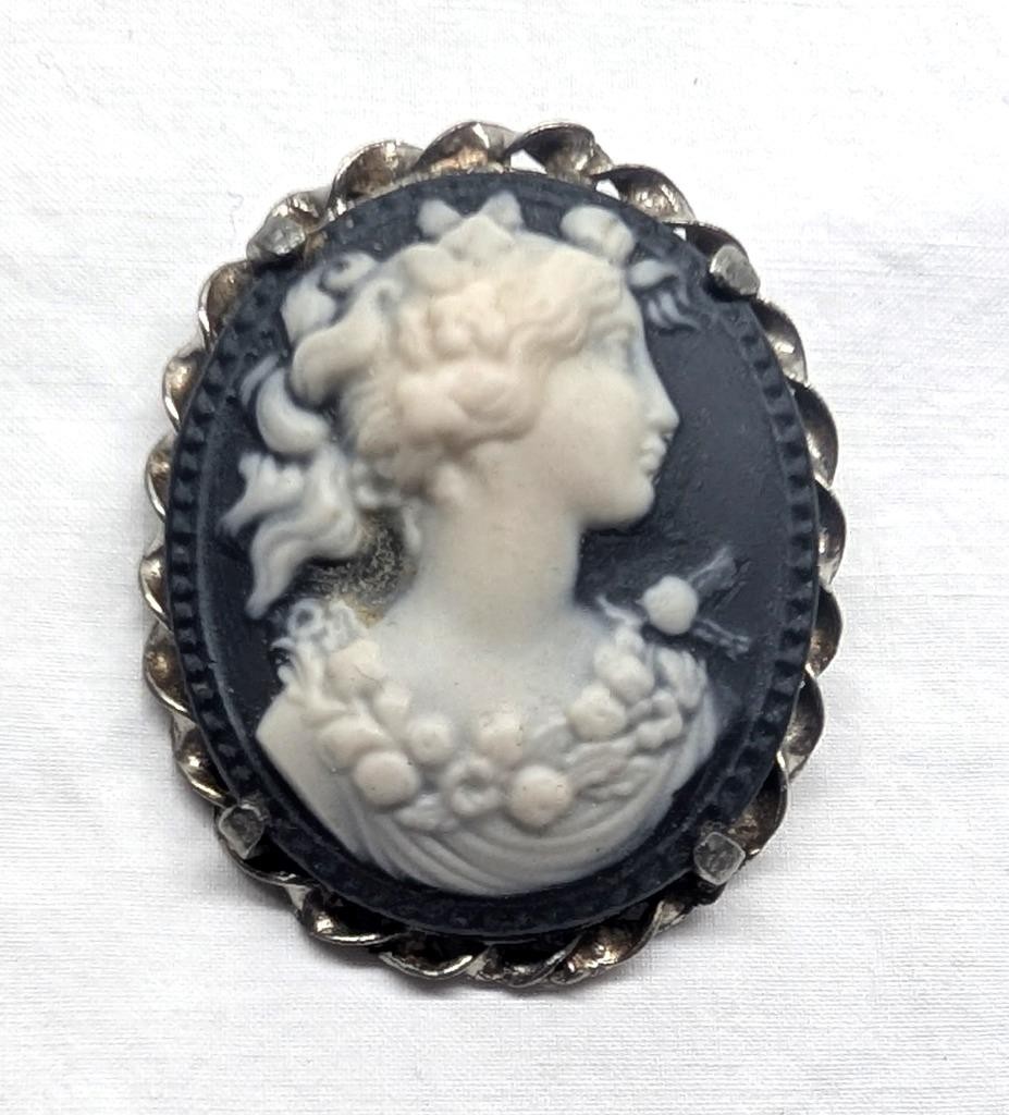 Vintage Silver Tone Black White Portrait Cameo Brooch Pin Button Conversion Sign
