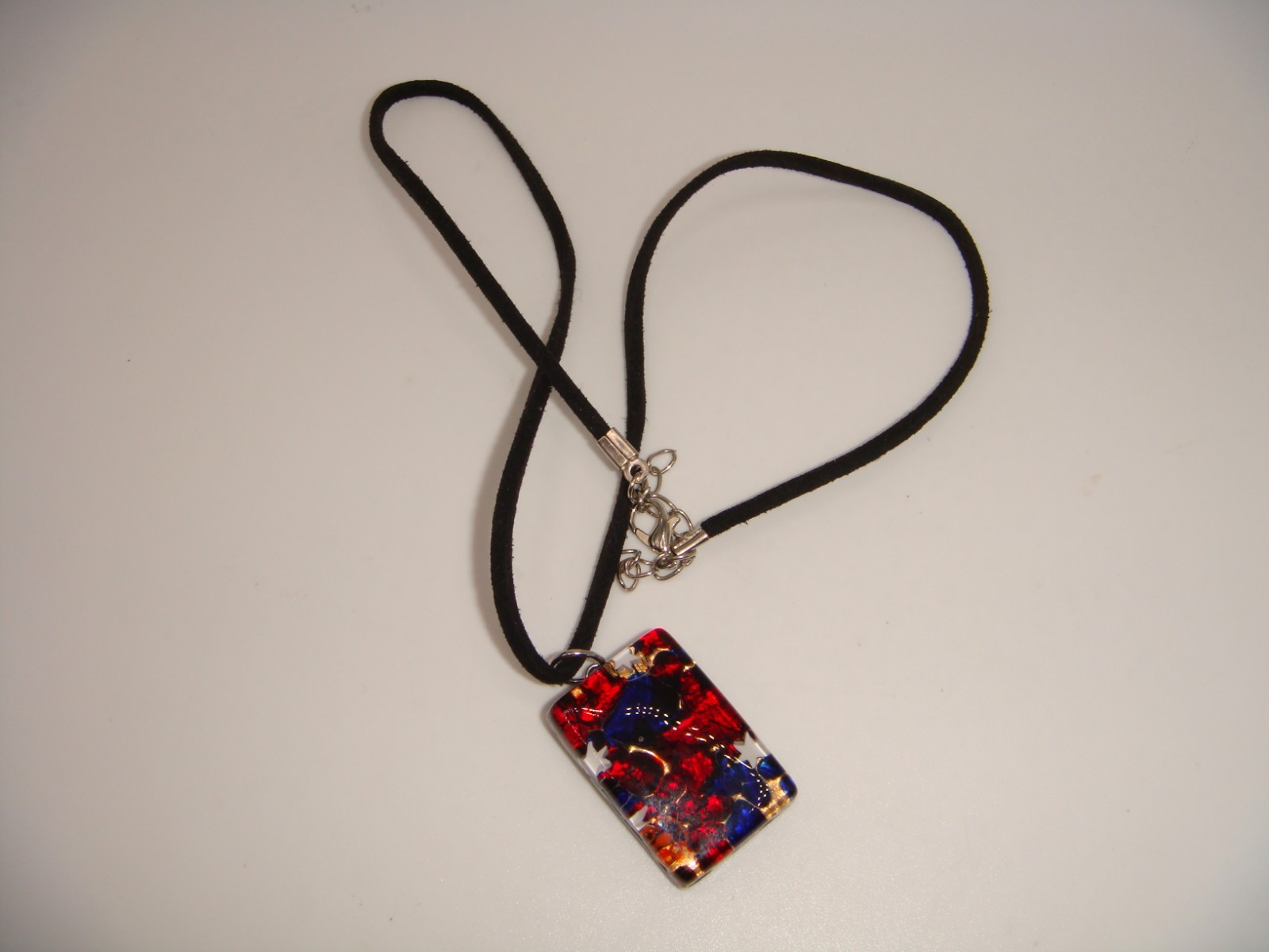 VINTAGE SIGNED MURANO GLASS RECTANGULAR PENDANT NECKLACE RED WHITE BLUE TONES