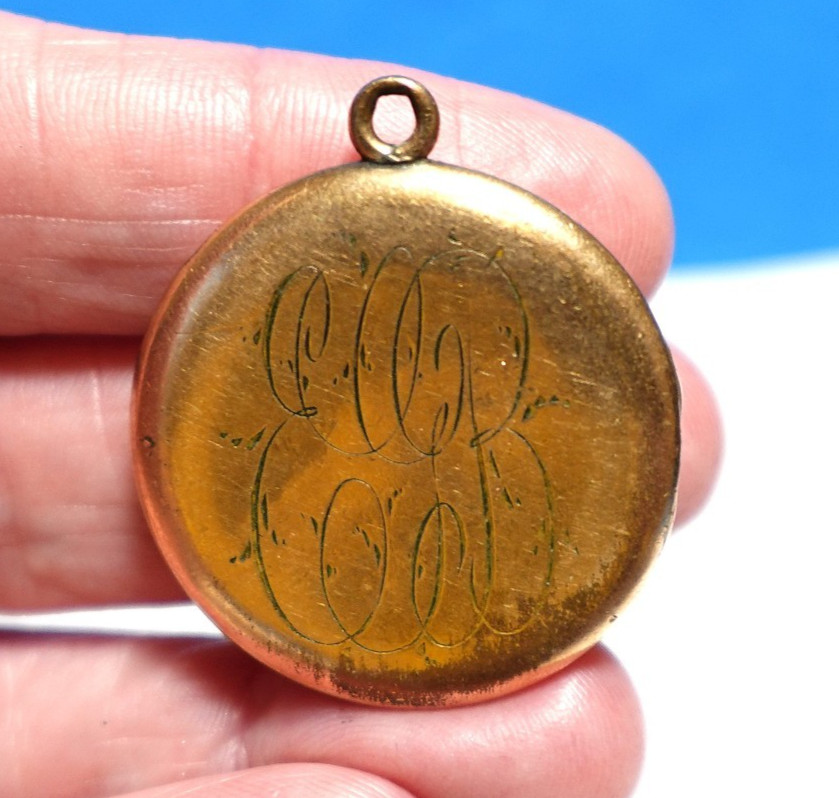 GOLD FILLED FRENCH PASTE LOCKET ANTIQUE 2 SIDED ROUND 10.5 GRAMS J-349