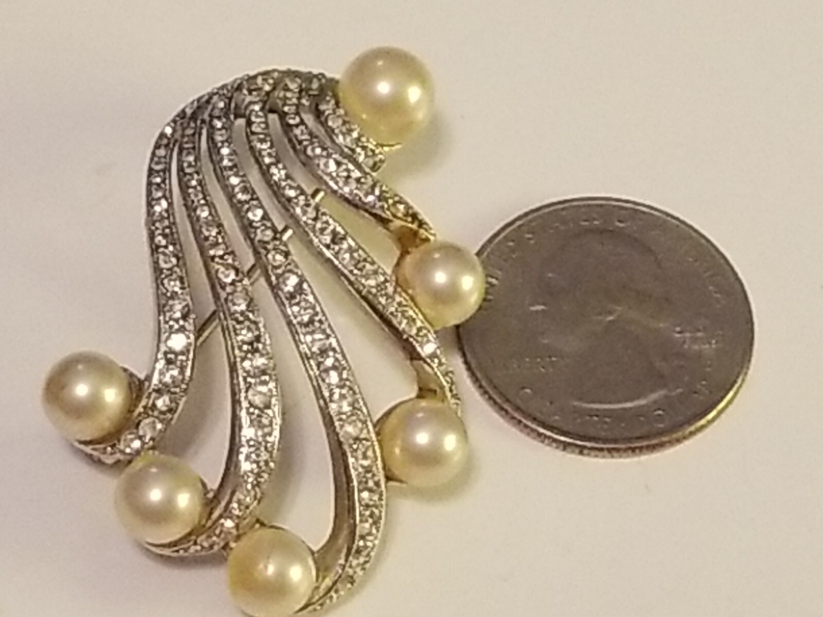 Elegant Brooch Pin Vtg Silver Toned Swirl Ribbon Pearl & CZ Encrusted 1.75″ Long