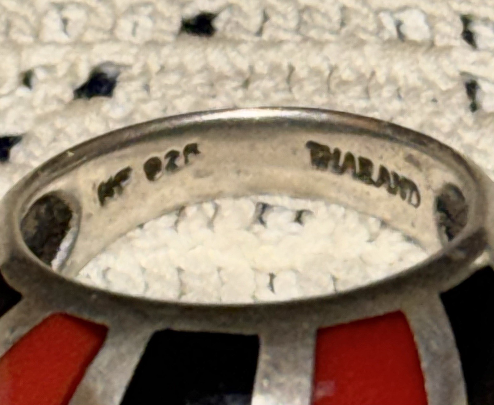 VINTAGE RED & BLACK CORAL INLAY STERLING SILVER DOME RING