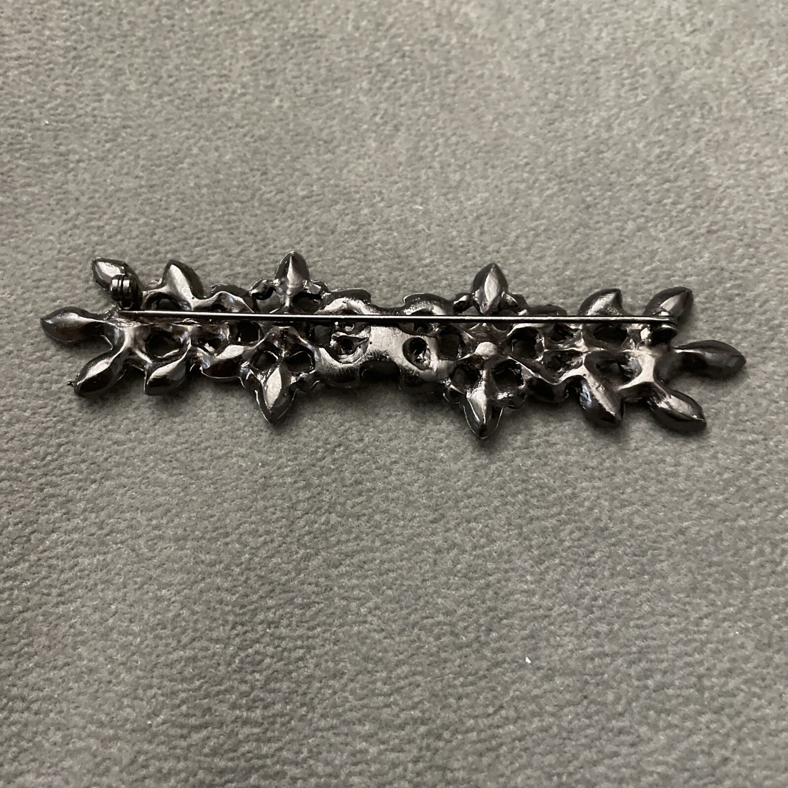 J19 Beautiful 3 3/4″ Rhinestone Pin