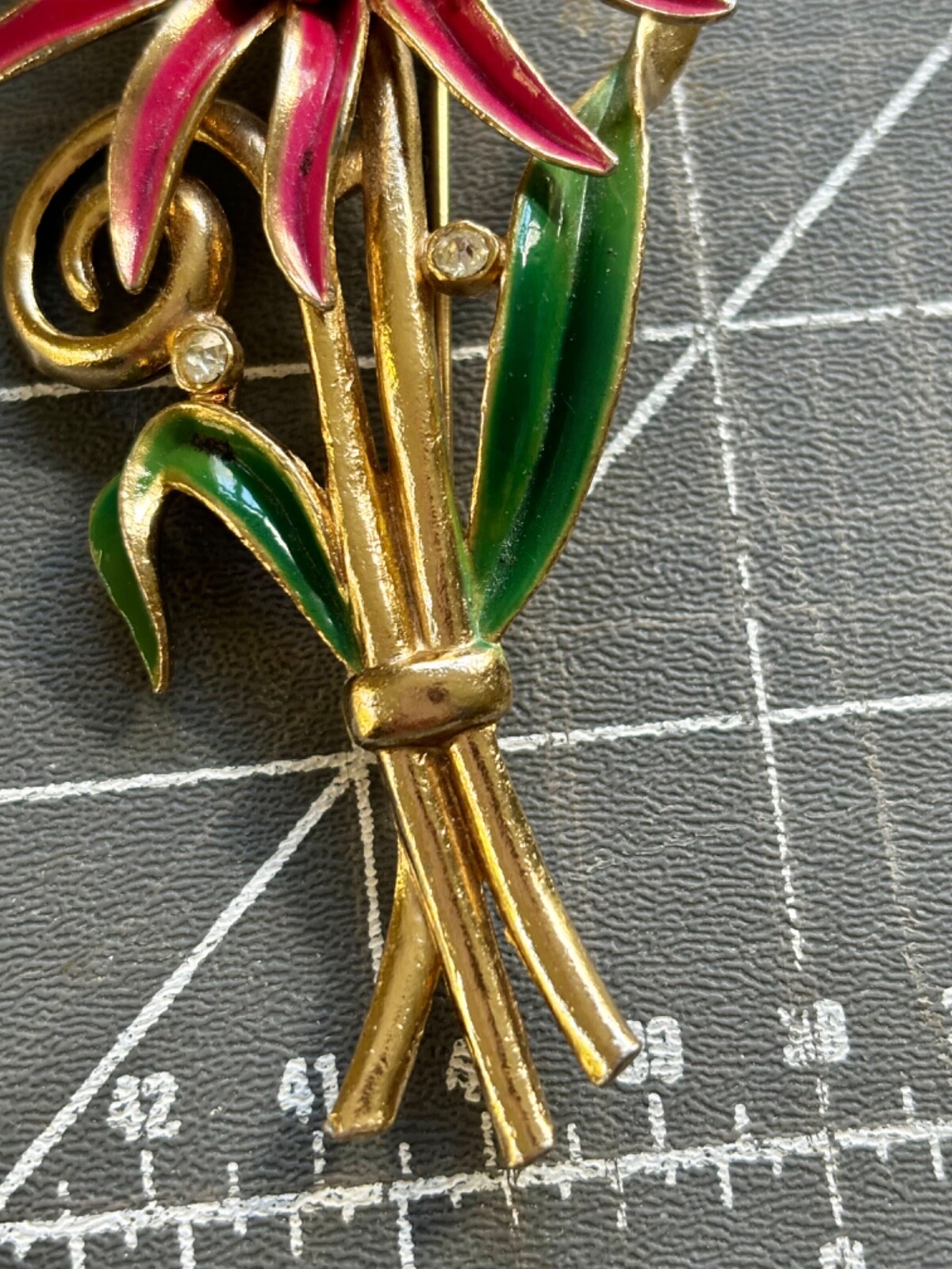VINTAGE SIGNED CORO RHINESTONE FLOWER BROOCH,MOON GLOW CAB,GILT,STATEMENT PIECE