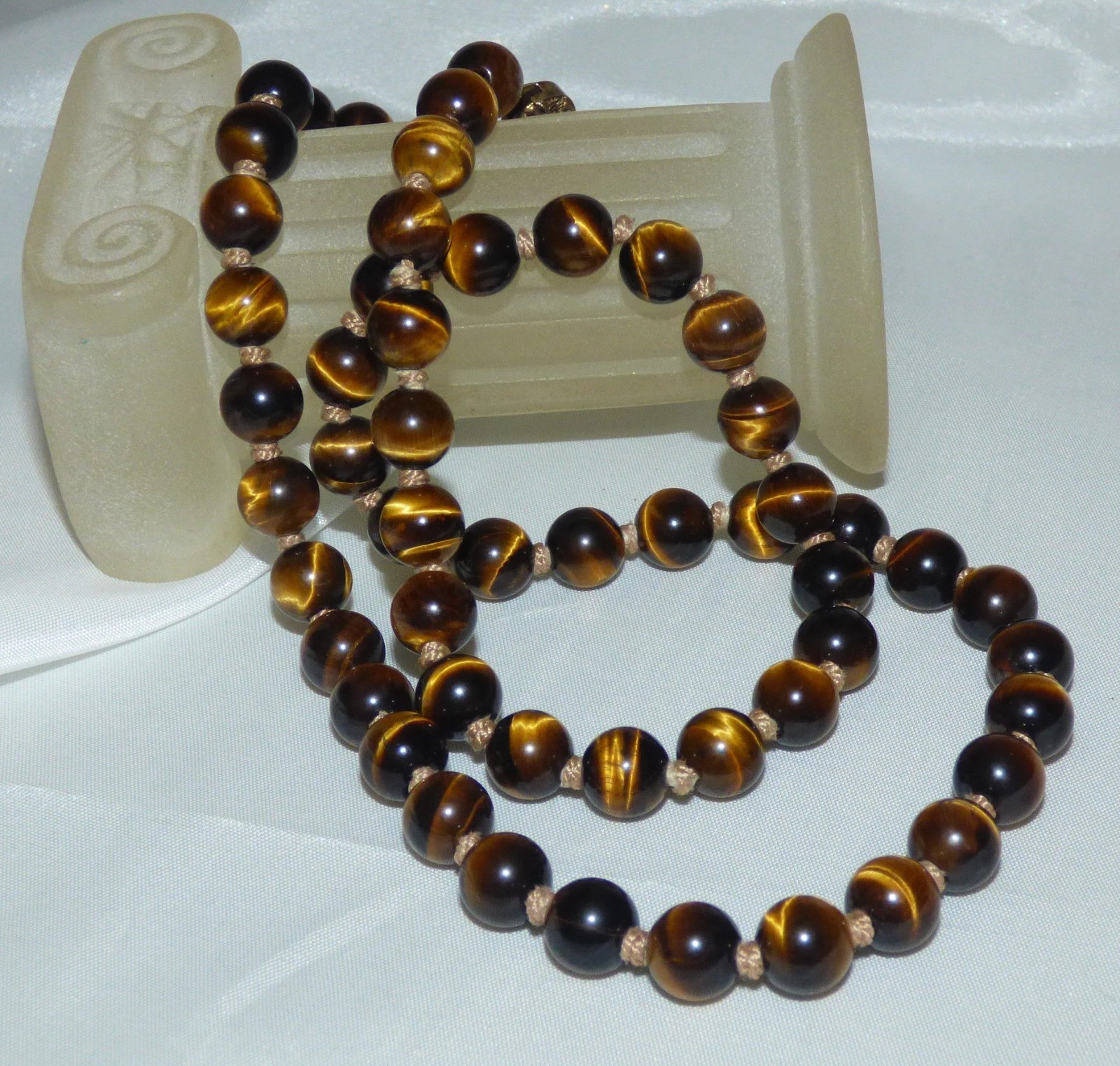 1960s Tiger’s Eye Gemstone Hand knotted GOLD VERMEIL on SILVER clasp Necklace