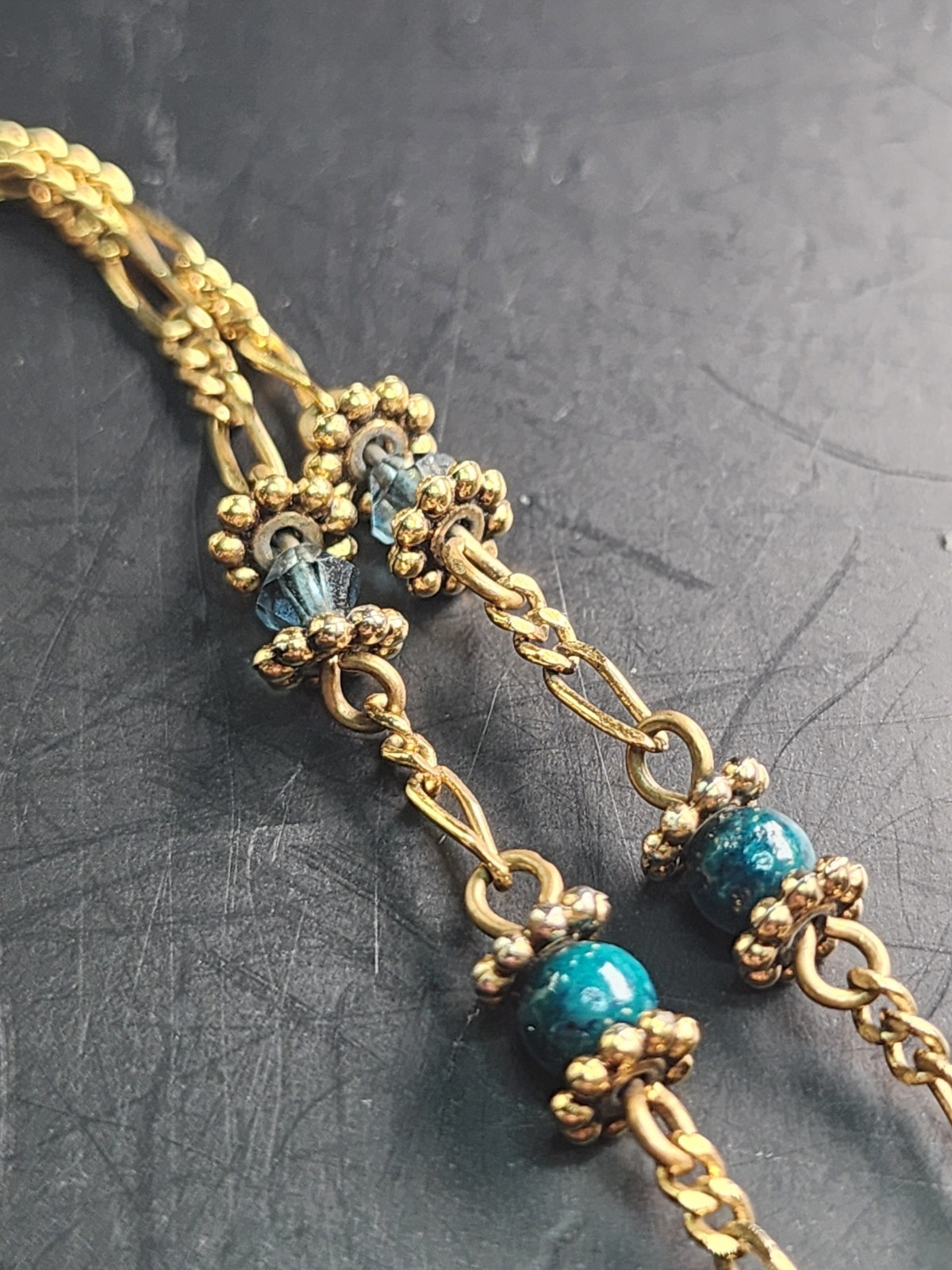 Y2K Jewel Tone Choker Necklace Gold Plate Figaro Chain Amethyst & Glass 15″