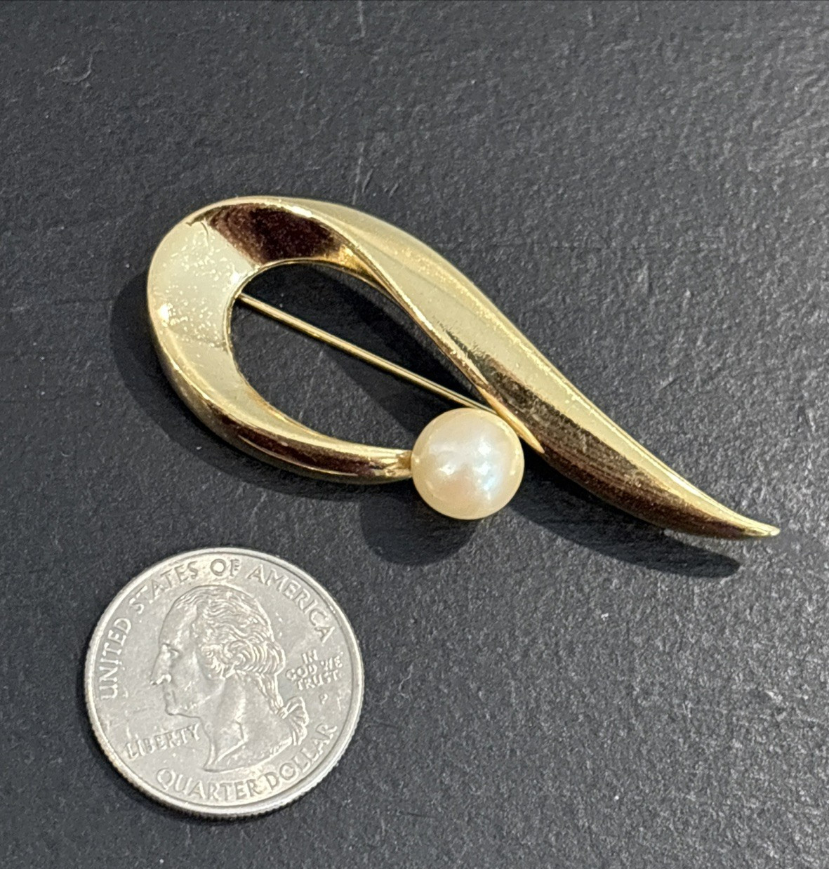 Lot 12 Fashion Jewelry Pins Vintage Now Faux Pearls Shell Leaf Leaves Flowers