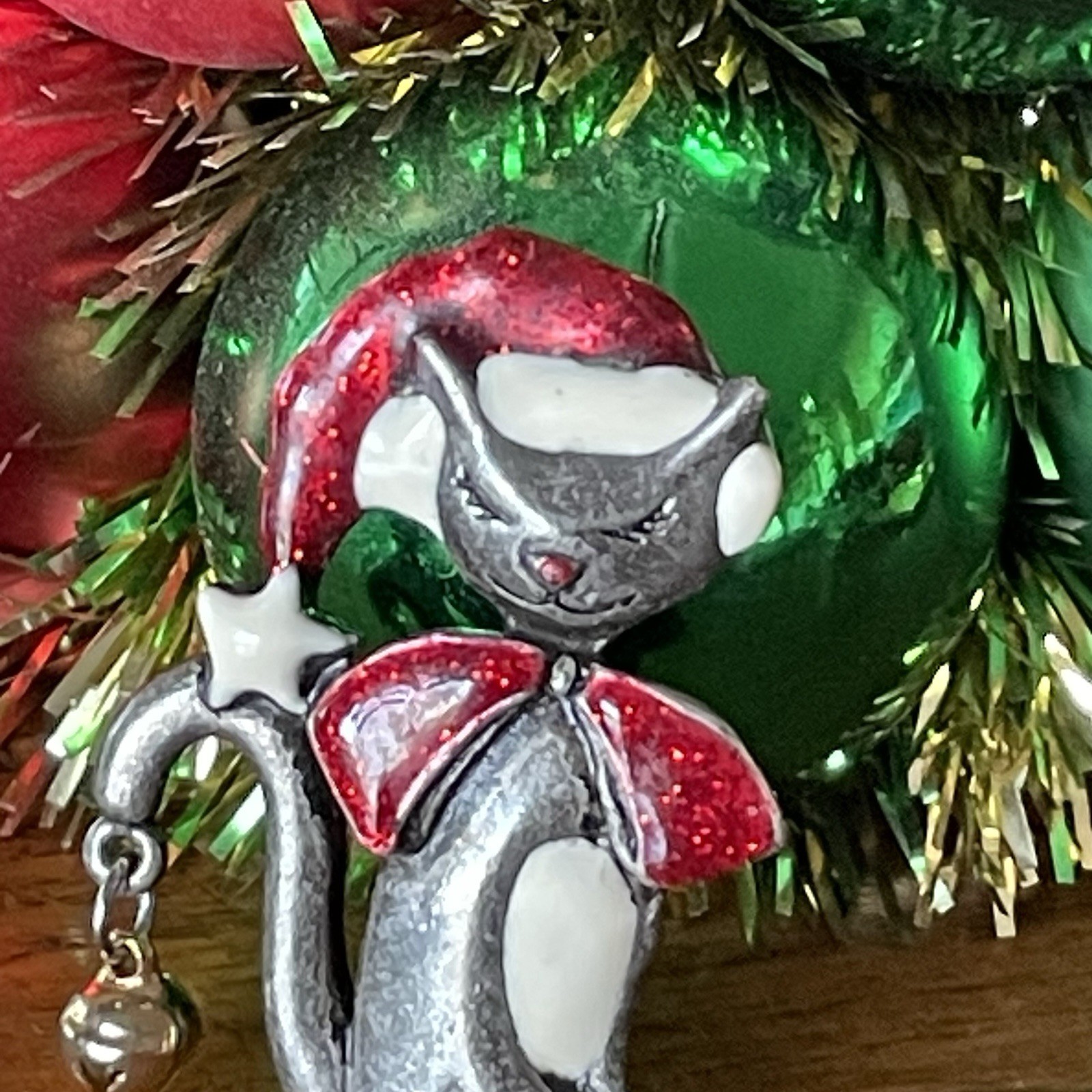Vintage Santa Kitty Cat Brooch Silver Tone Red & White Enamel Christmas Pin Cute
