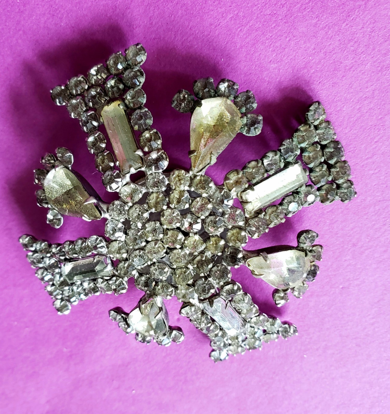 VTG GARNE New York Maltese Cross Prong Set Clear Rhinestone 2.5″ Pot Metal FAB**