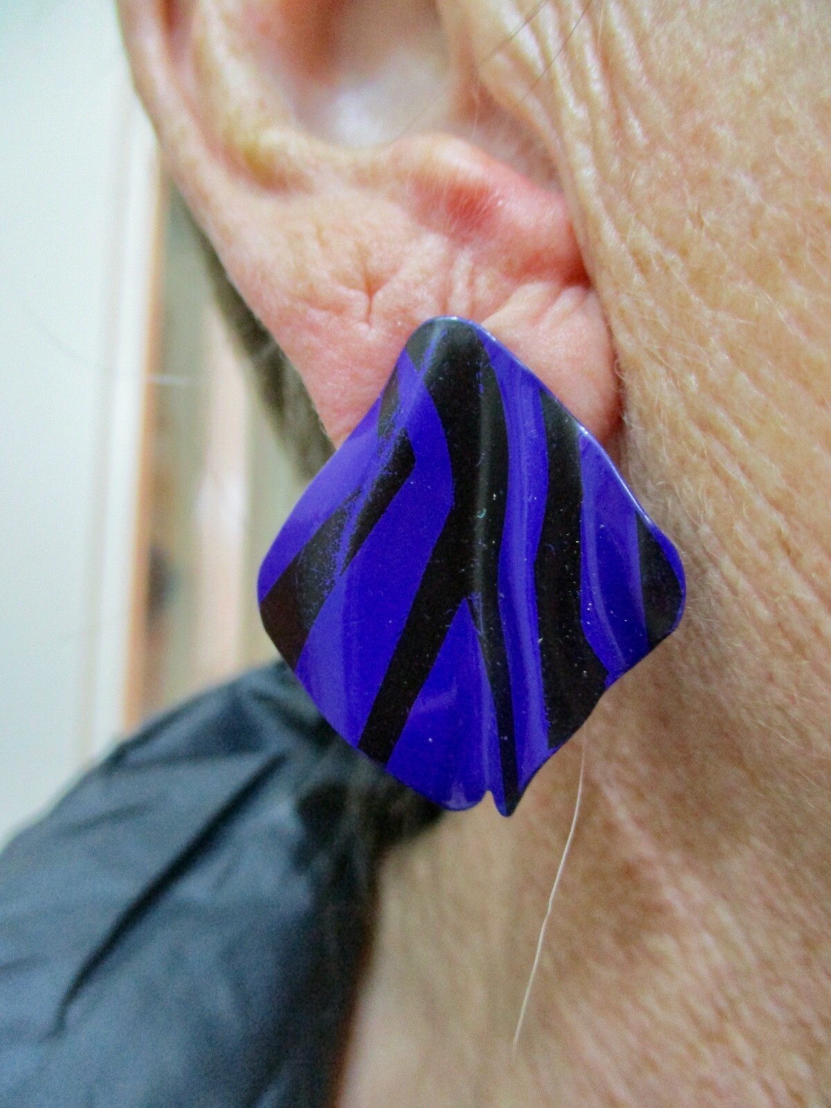 Vintage 1980’s Metal Purple Amethyst & Black Striped Pierced Earrings