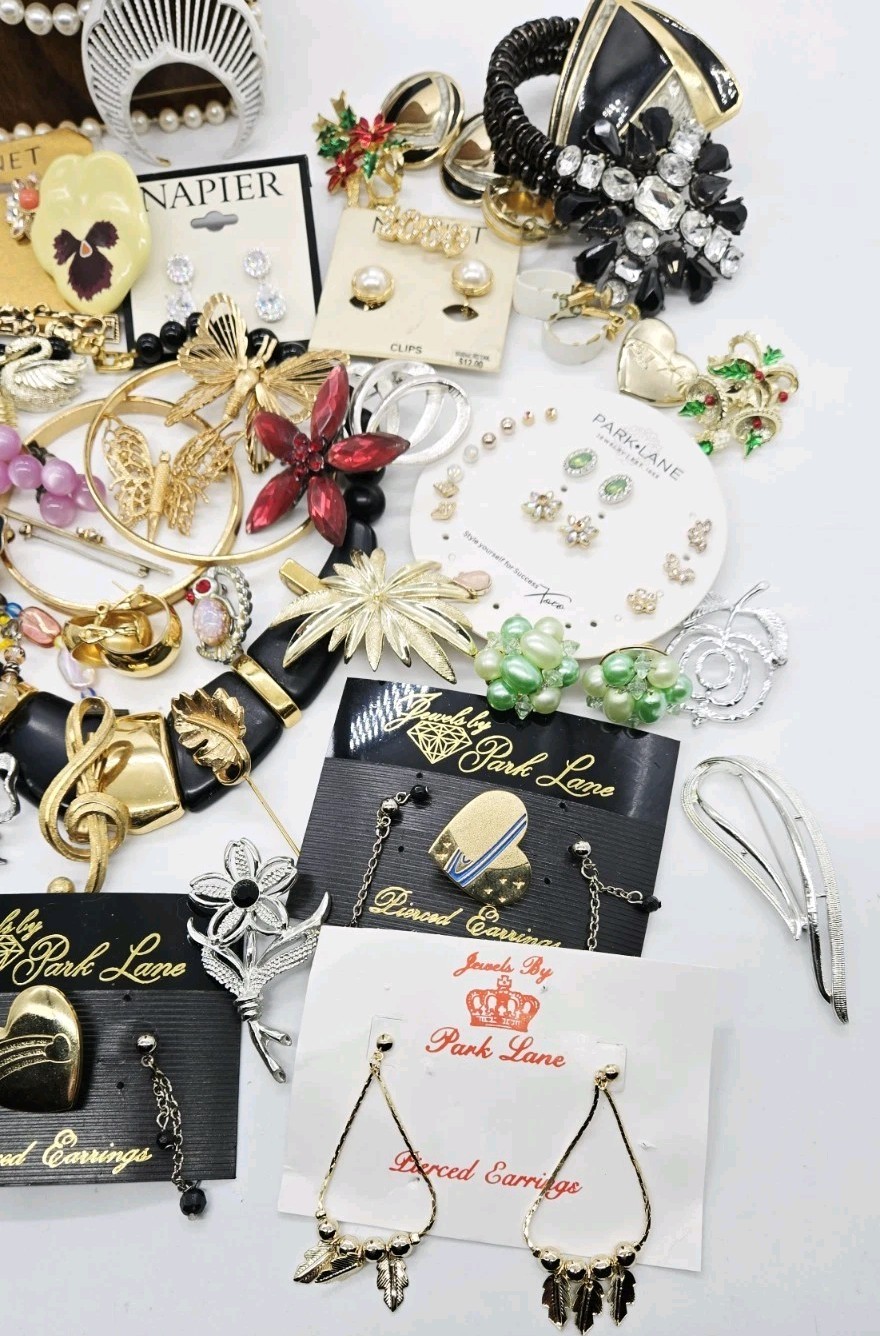 Vintage Jewelry Lot Monet Park Lane Trifari Napier Necklace Brooch Earrings 74pc