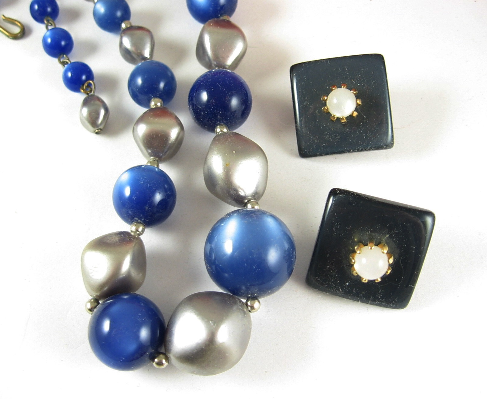 Vintage BLUE & SILVERtone Beads Thermoset BEADED NECKLACE + EARRINGS Clip On