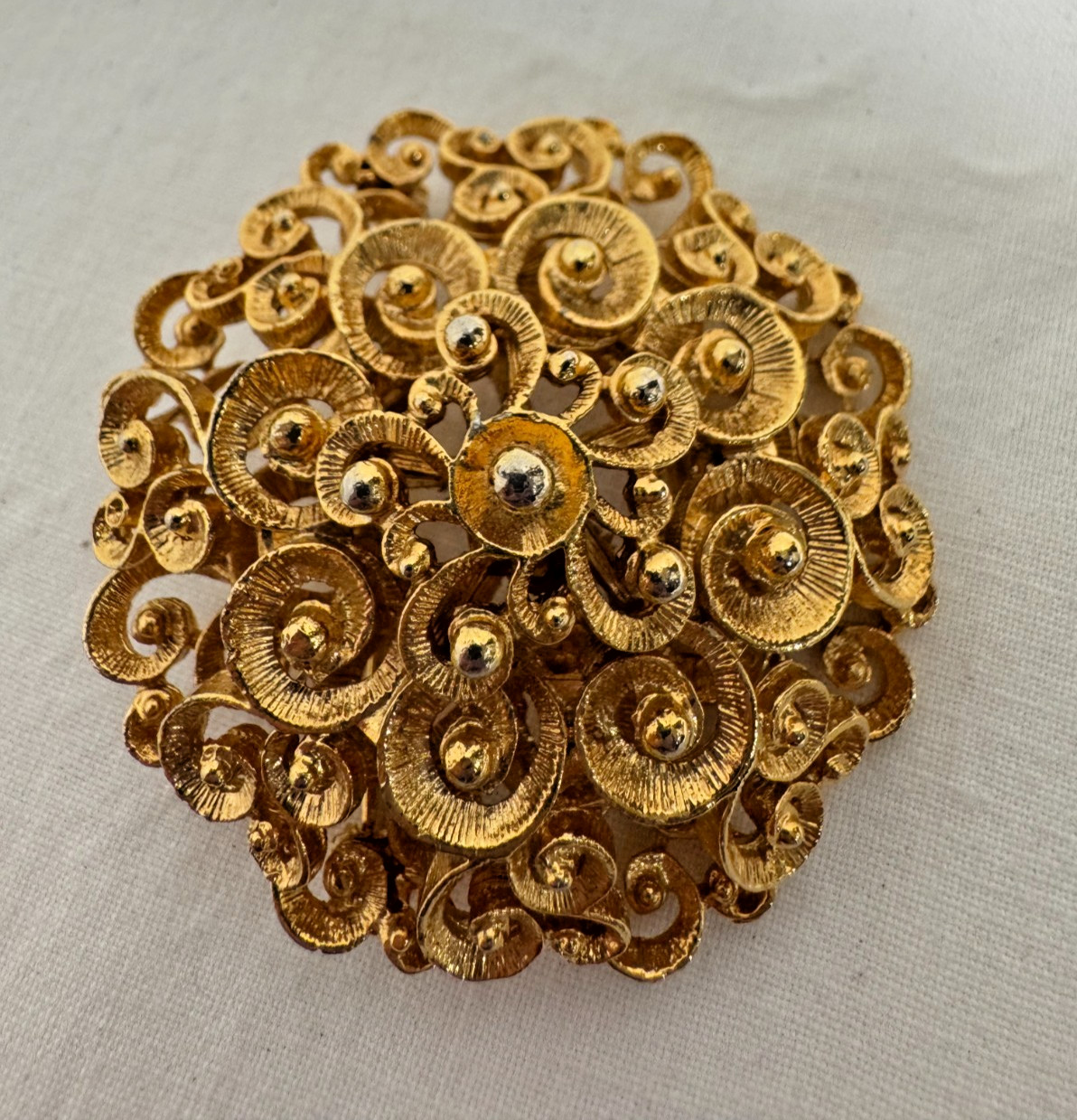Vintage CoroCraft Filigree Brooch Pin Domed Gold Tone Layered 3D Signed