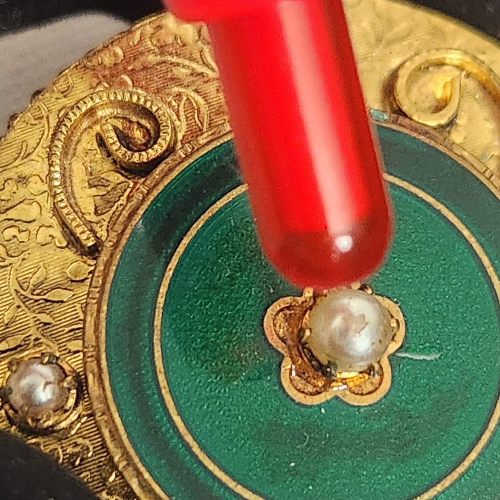 Antique Victorian Style Gold Tone Green Enamel Seed Pearl Round Floral pendant