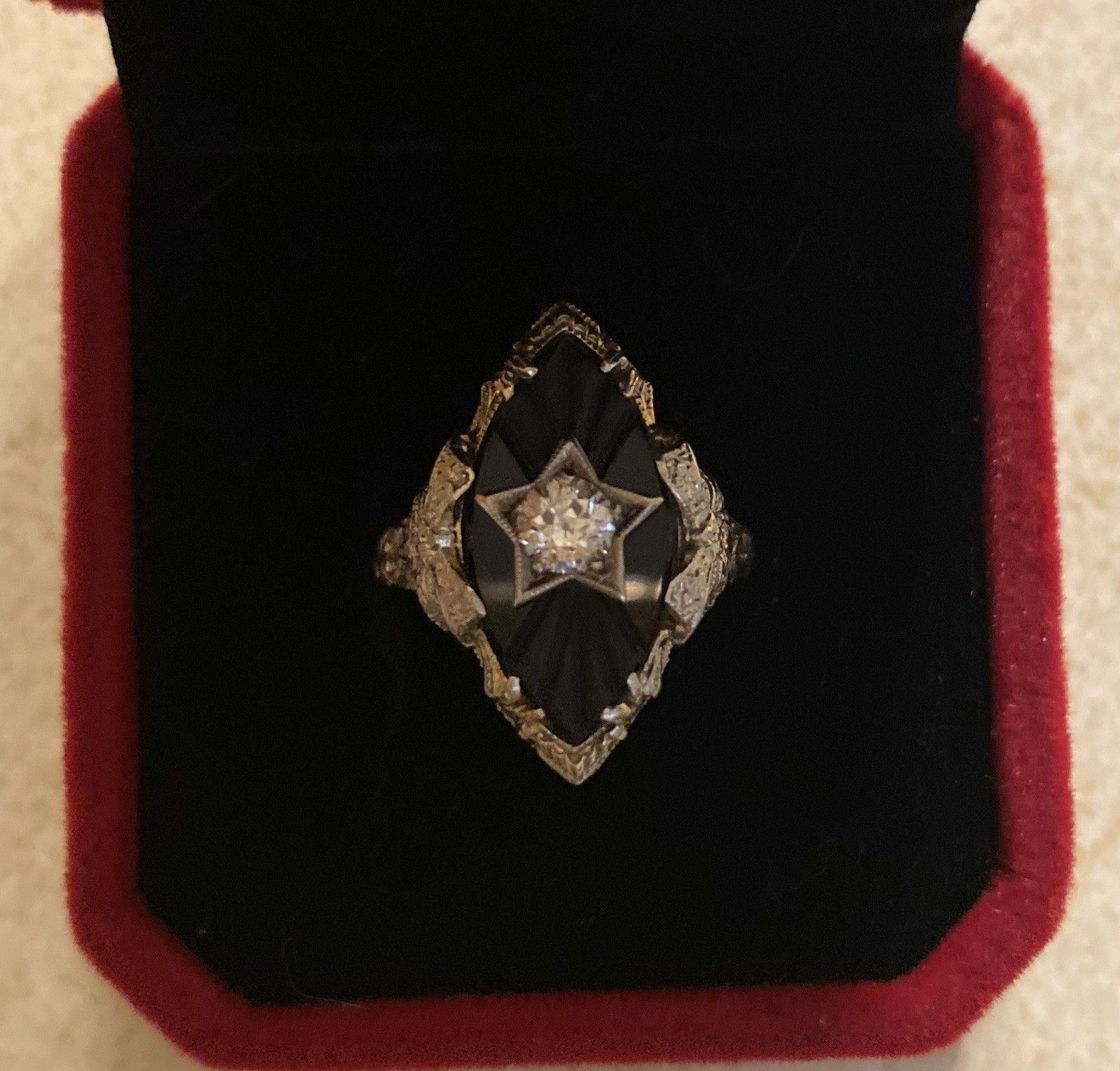 Vintage 14 kt White Gold Onyx Diamond Ring STUNNING!
