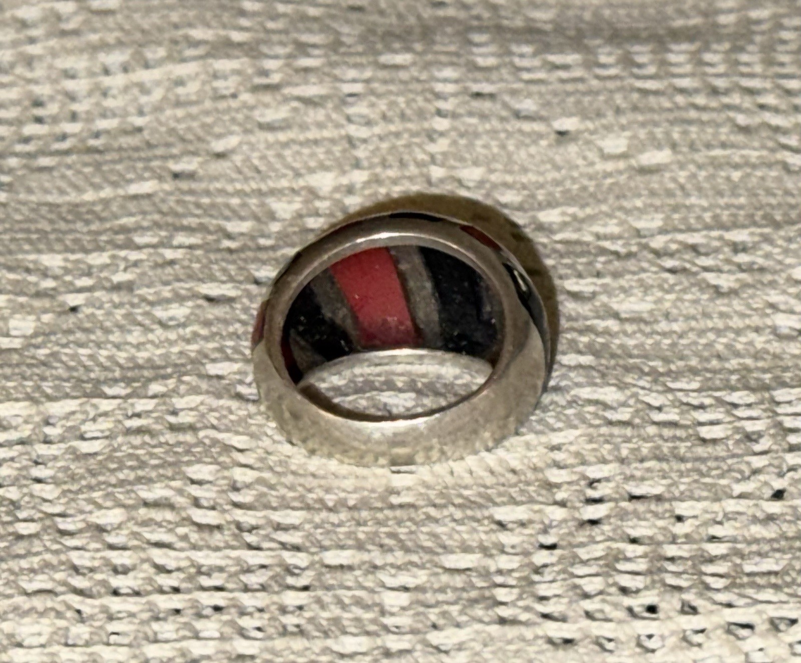 VINTAGE RED & BLACK CORAL INLAY STERLING SILVER DOME RING