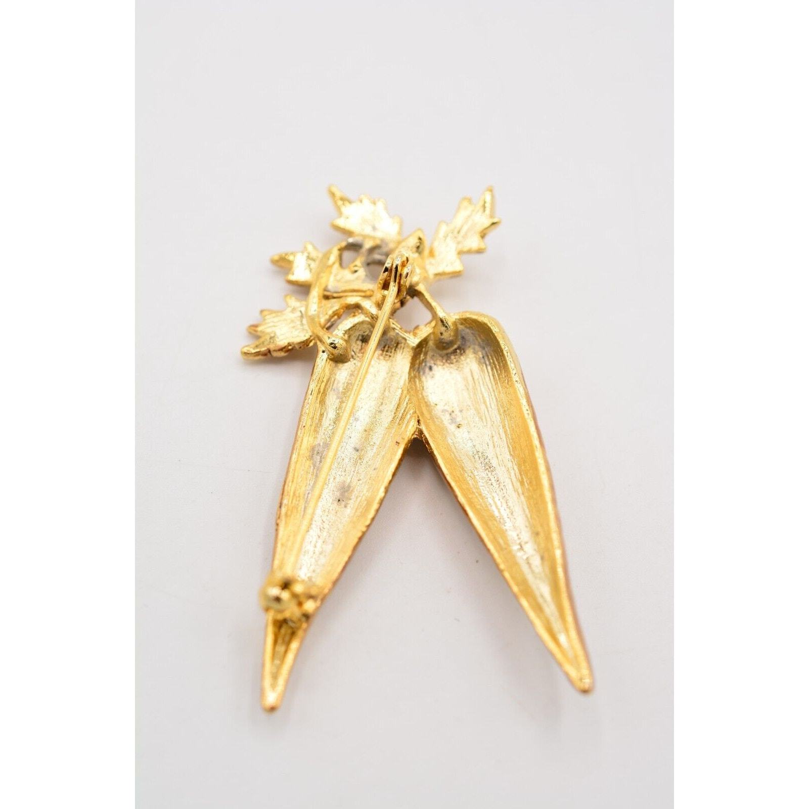 Vintage Carrot Pin Brooch Brushed Gold Easter Garden Vegetable NOS 1980s BinA9