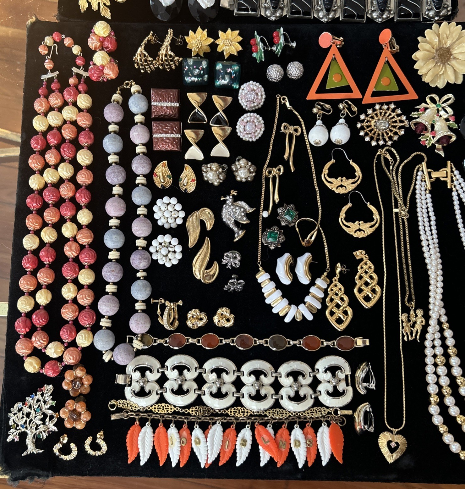 80 Vintage lot jewelry unbranded wearable Trifari Monet Coro Avon Italy Marvella