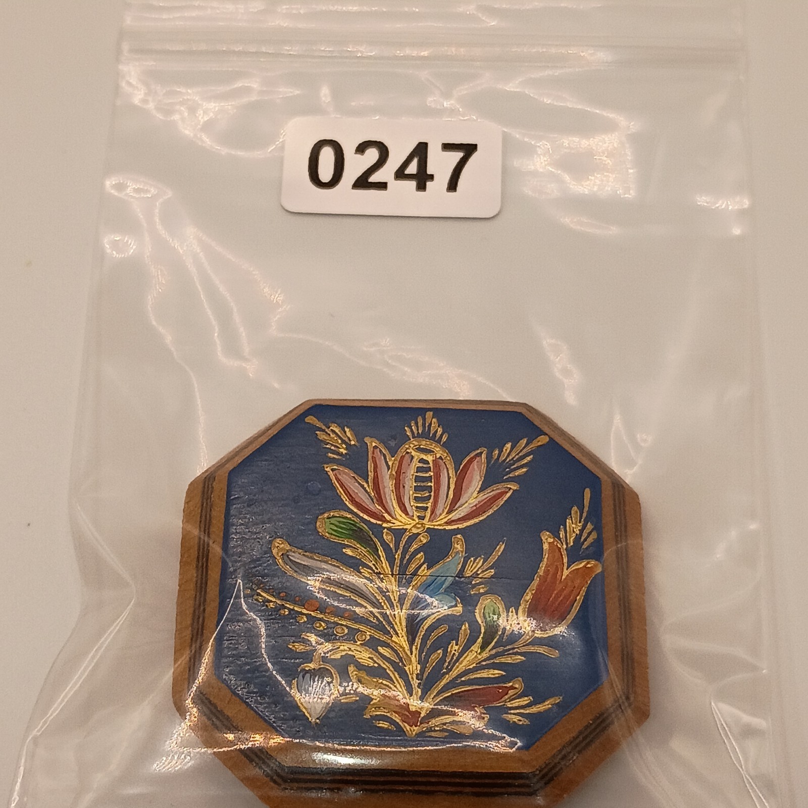 Vintage Hand Painted Wood Floral Brooch Made In Mexico Gold 23.5 READ