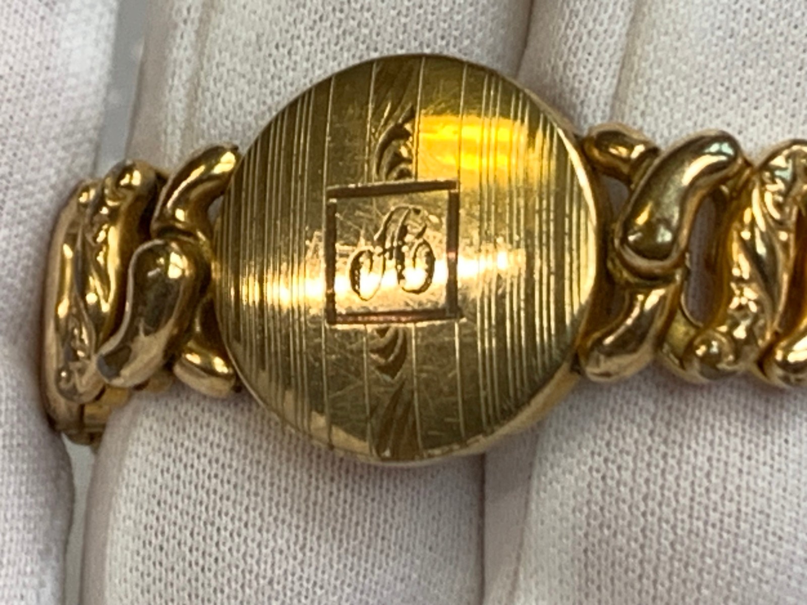 Vtg American Queen Sweetheart Bracelet 5-8.5″ Stretch Band Pitman & Keeler