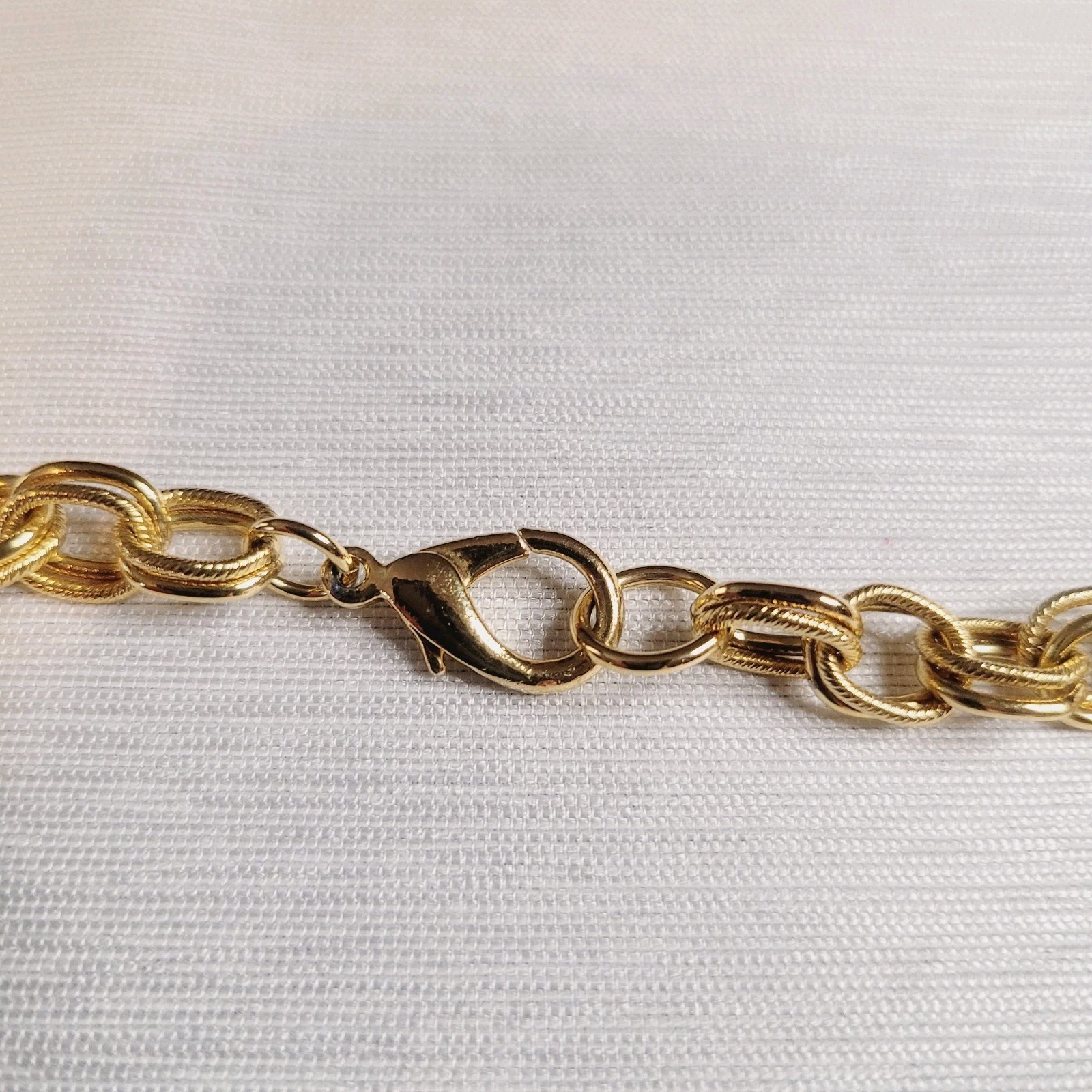 Gold Tone Double Link Rolo Necklace Textured Leaves Simulated Pearls 19 ” EUC