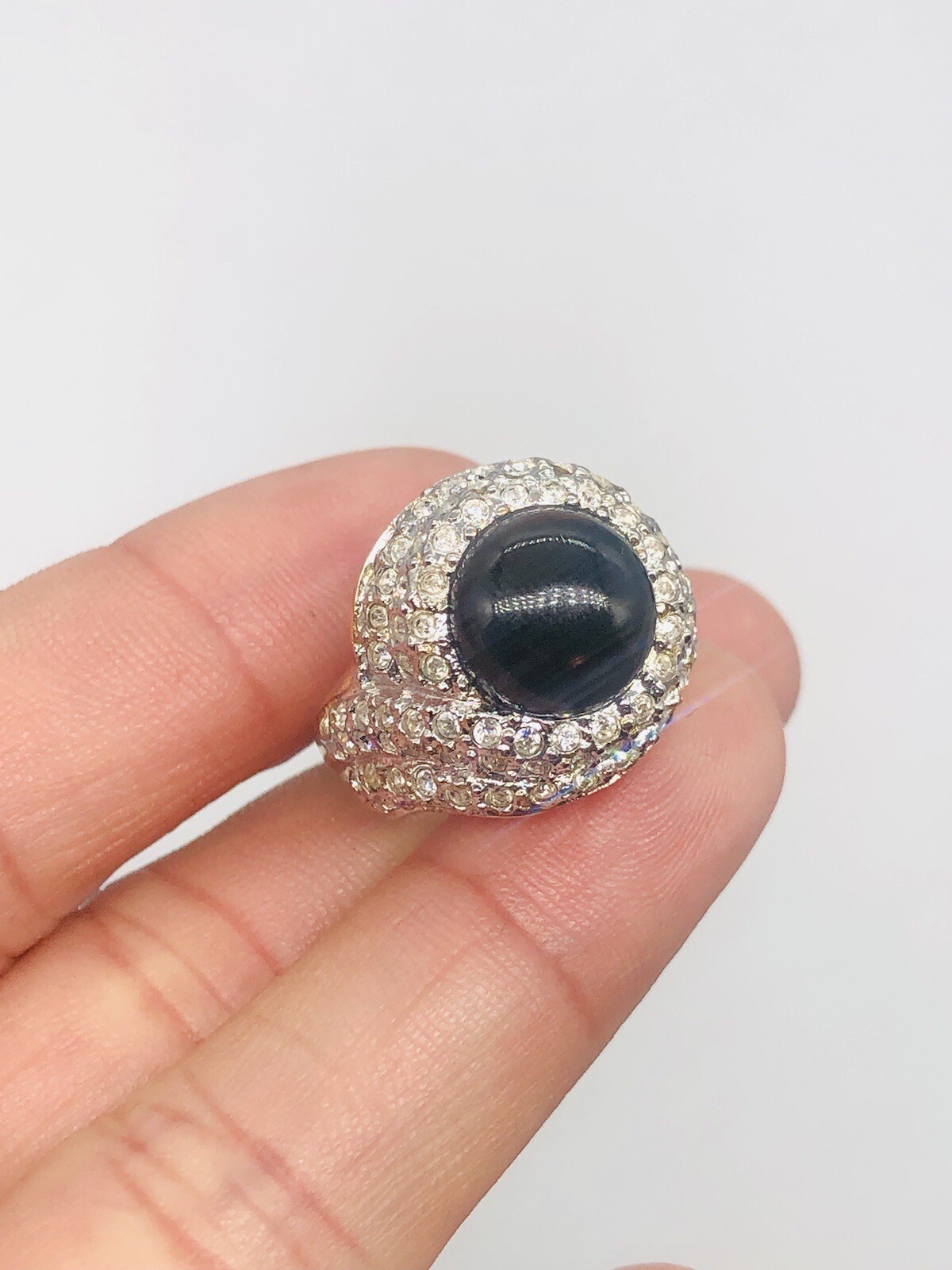 Vtg Gold Tone Black Onyx ? Clear Glass Rhinestone Cocktail Birthstone Ring Sz 6