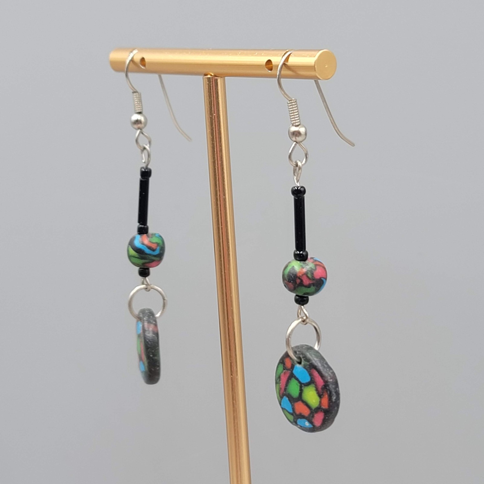 Vintage Black Re Green Blue Beaded Pierced Earrings Silver tone Dangle 2″
