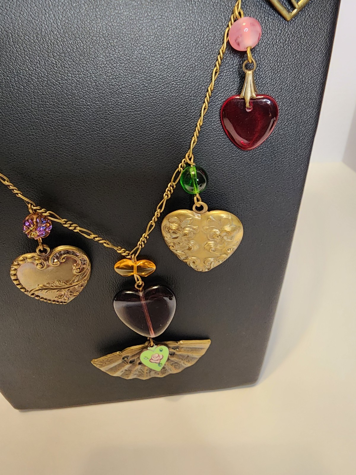 Vintage GWS Glassworks Studio LTD Hearts Fan Necklace