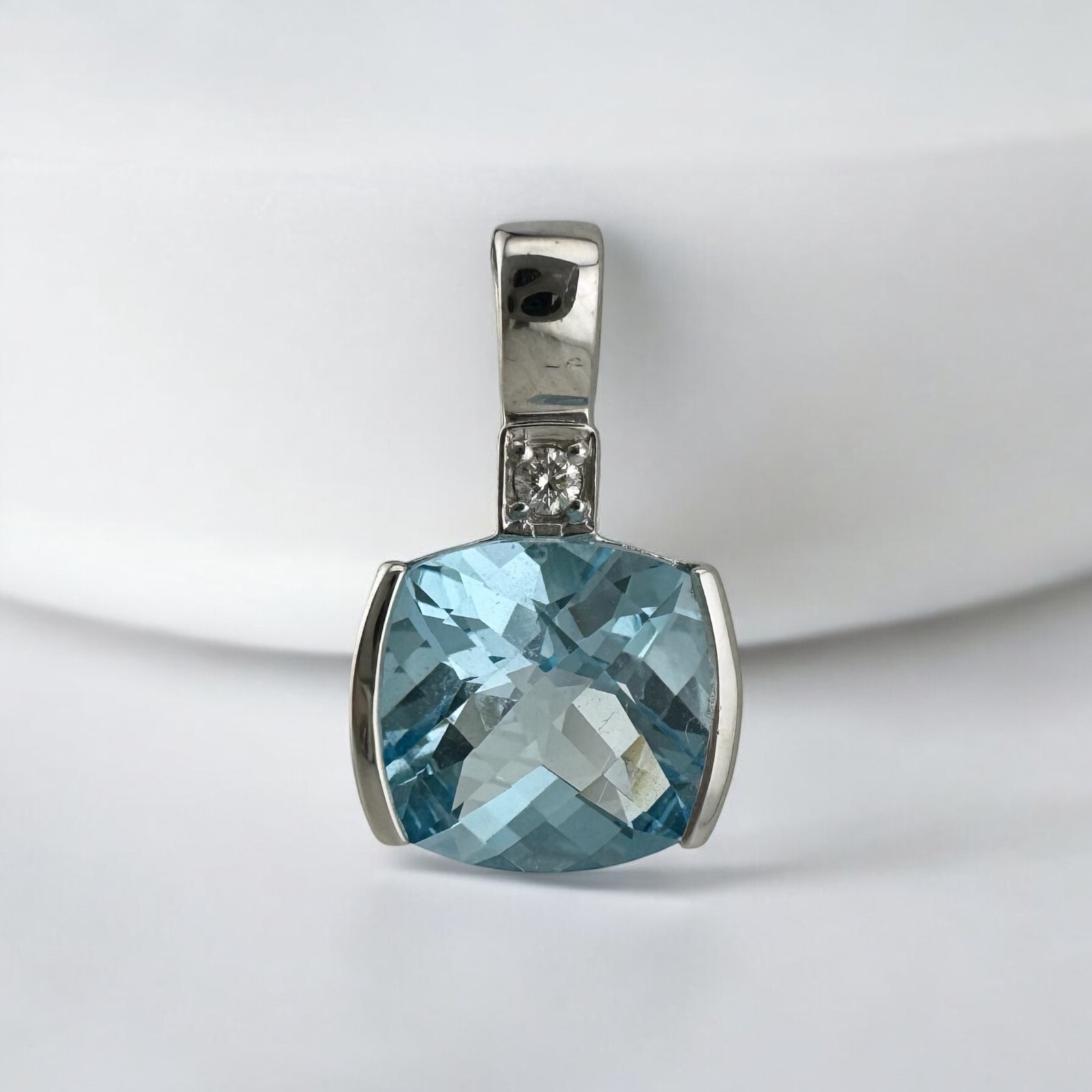 Minimalist Vintage 9 Karat White Gold Blue Topaz & Diamond Pendant