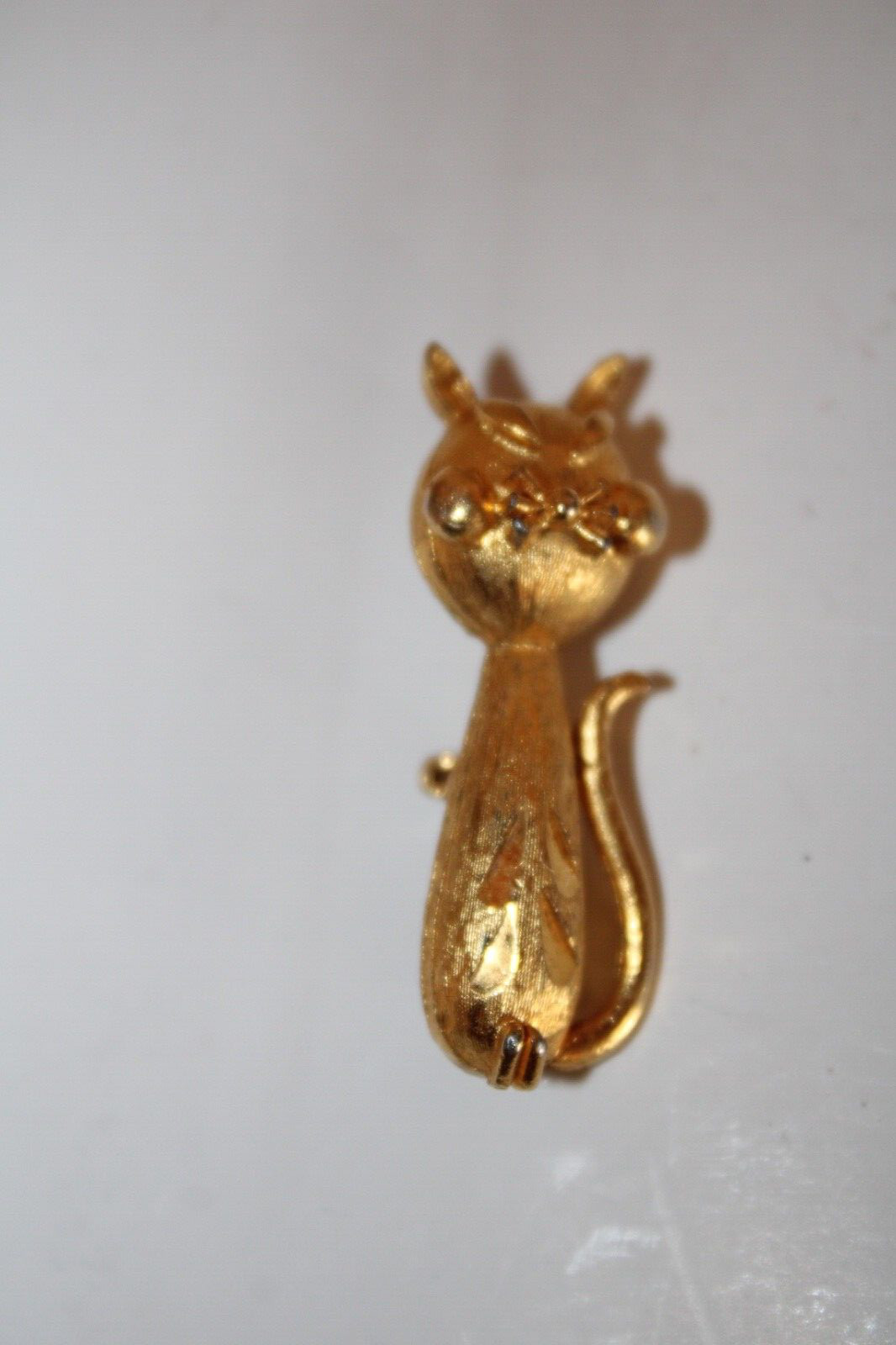 Vintage MAMSELLE Gold-Colored Metal CAT PIN