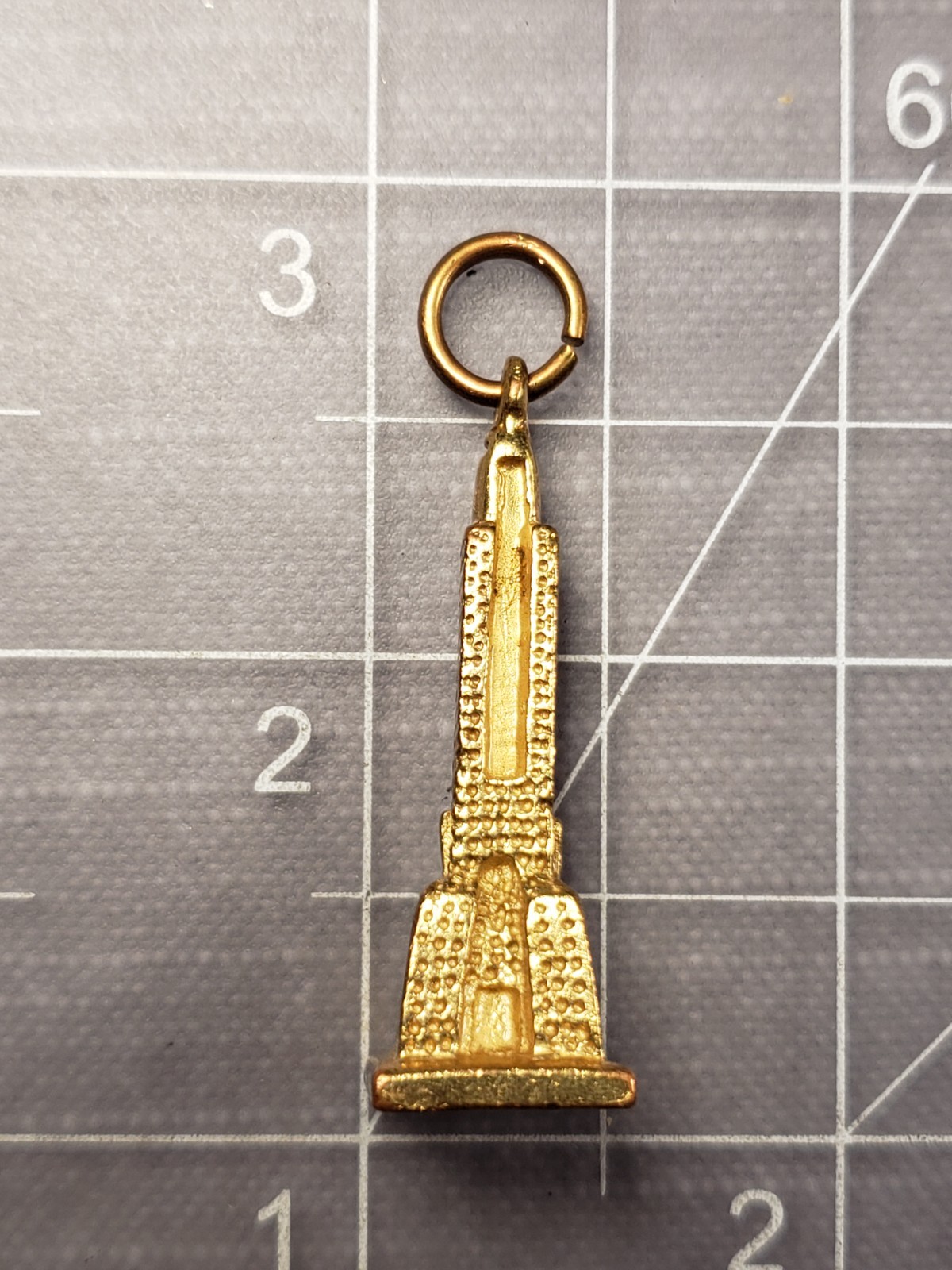 Vintage Pendant Charm Empire State Building New York City Pendant B63
