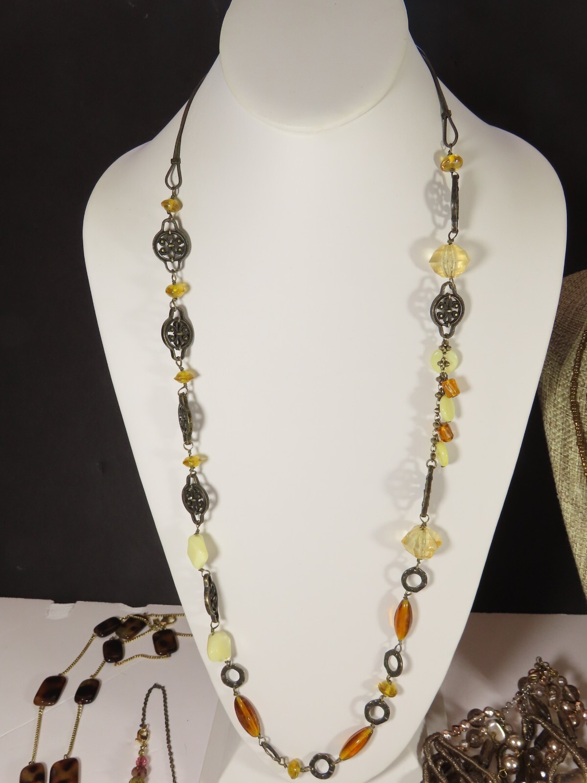 Vintage Necklace Lot Beaded Feather Lucite Coldwater Creek Icing FI + C3112