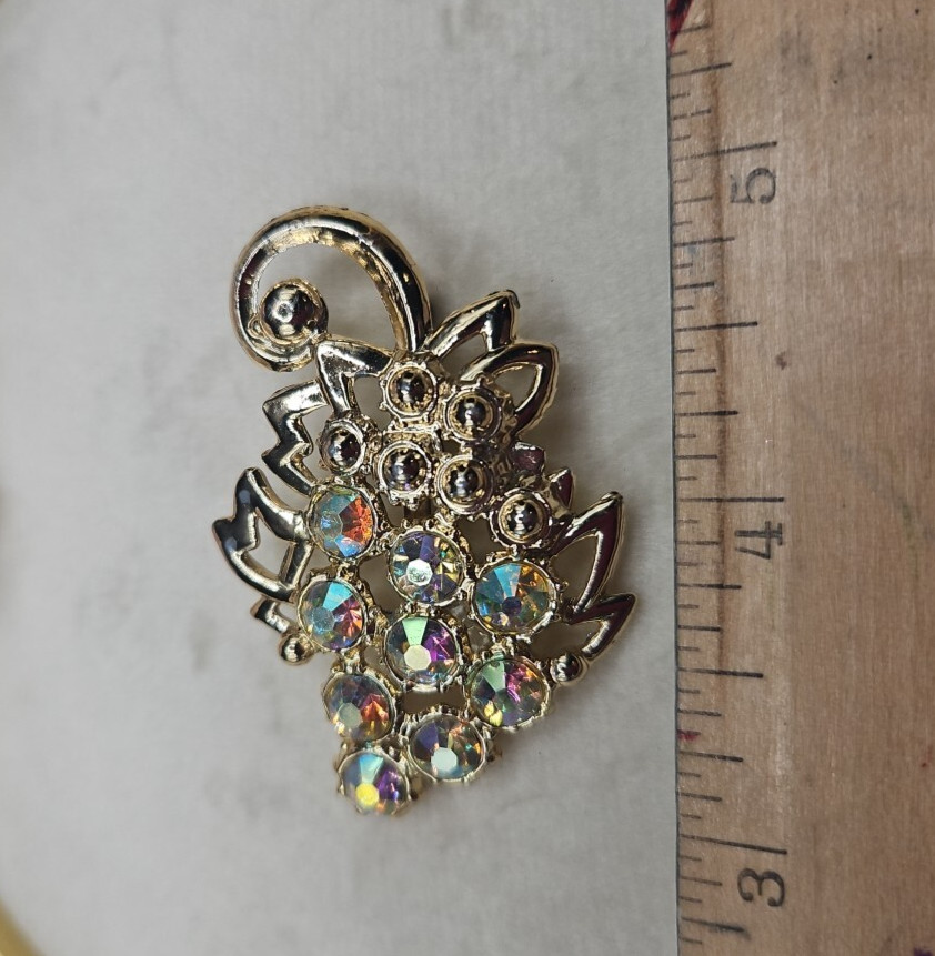 VTG Grape Bunch Brooch Goldtone Leaves Aurora Borealis Crystal Bead Cluster Pin