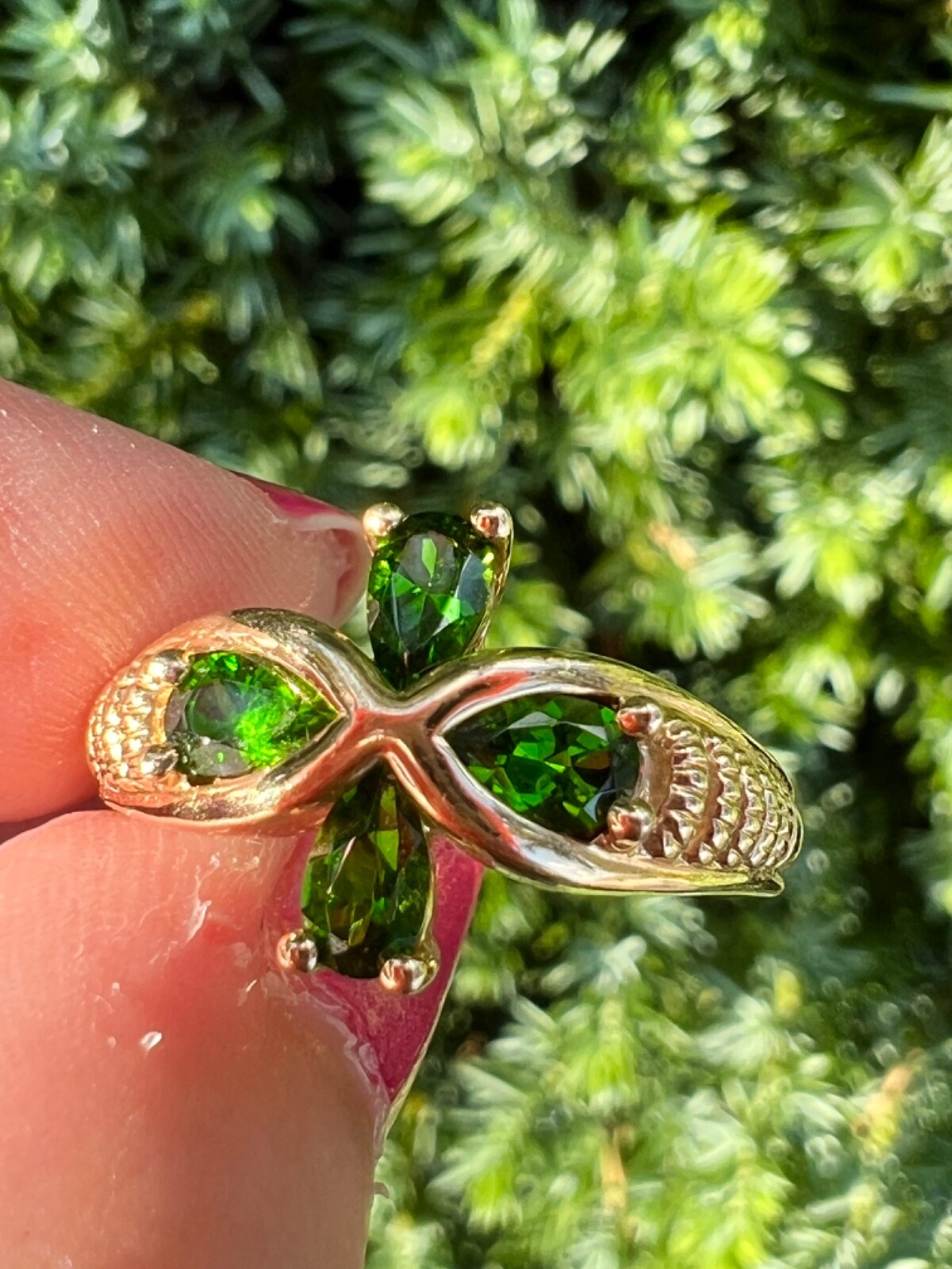 VINTAGE SOLID 14K YELLOW GOLD VIVID GREEN CHROME DIOPSIDE FLOWER RING ROMANTIC