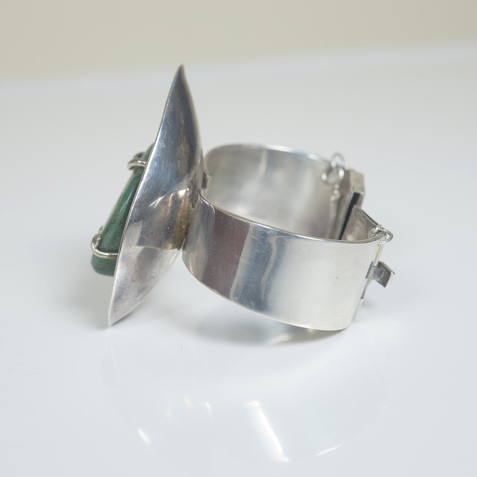 LOS CASTILLO Taxco 50s/60s Sterling Wide Bracelet Green Chalcedony 105g ca. 6.3″