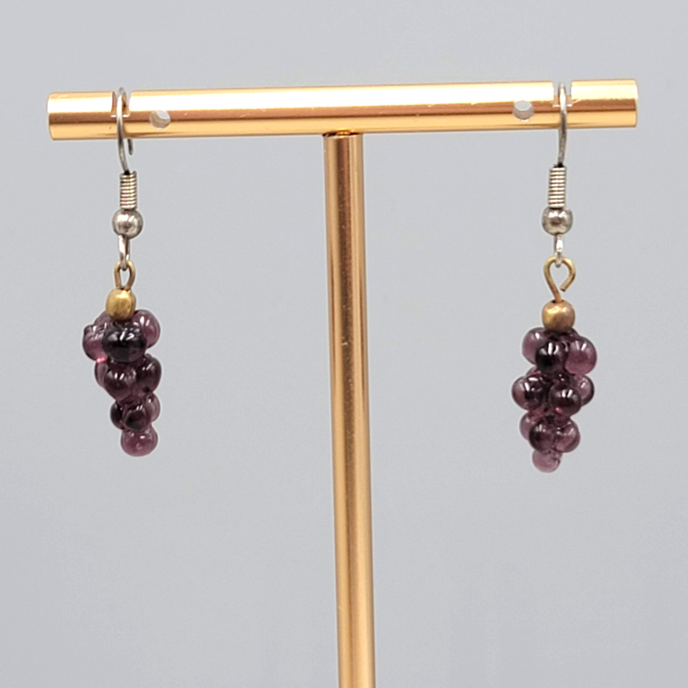 Vintage Purple Grapes Glass Bead Pierced Earrings Silver tone Dangle 3/4″