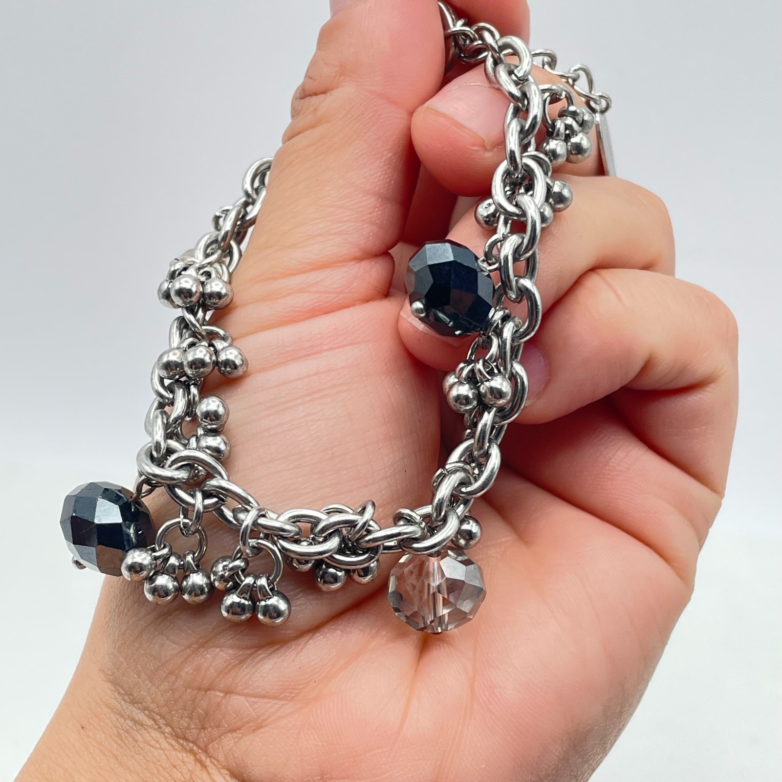 Vintage Y2K Coldwater Creek Silver Tone Gray Black Dangle Charm Bracelet Jewelry