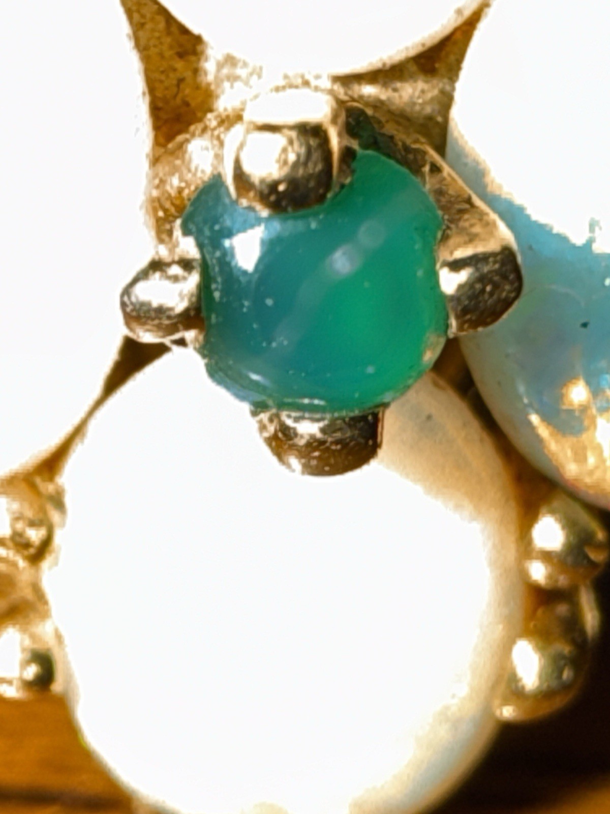 Vintage 14K Yellow Gold Opal Cluster Ring Green Center Stone Size 8.
