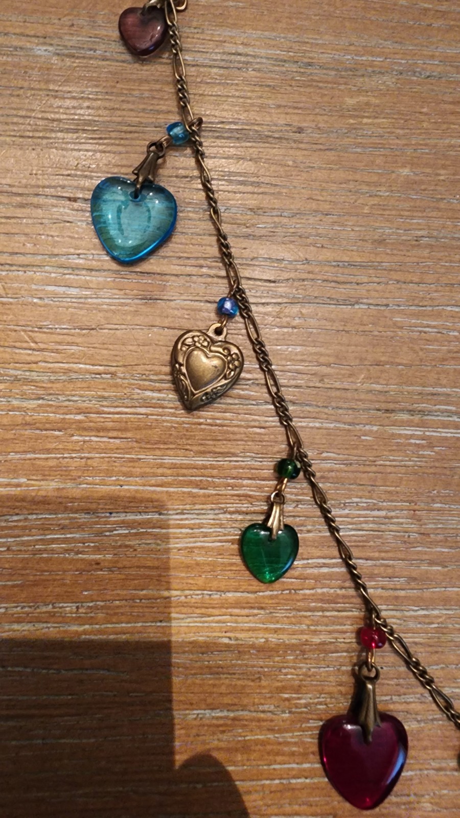 VTG Glass Works Studio G.W.S Signed Glass Hearts Charm Necklace – 42″ Length Wow