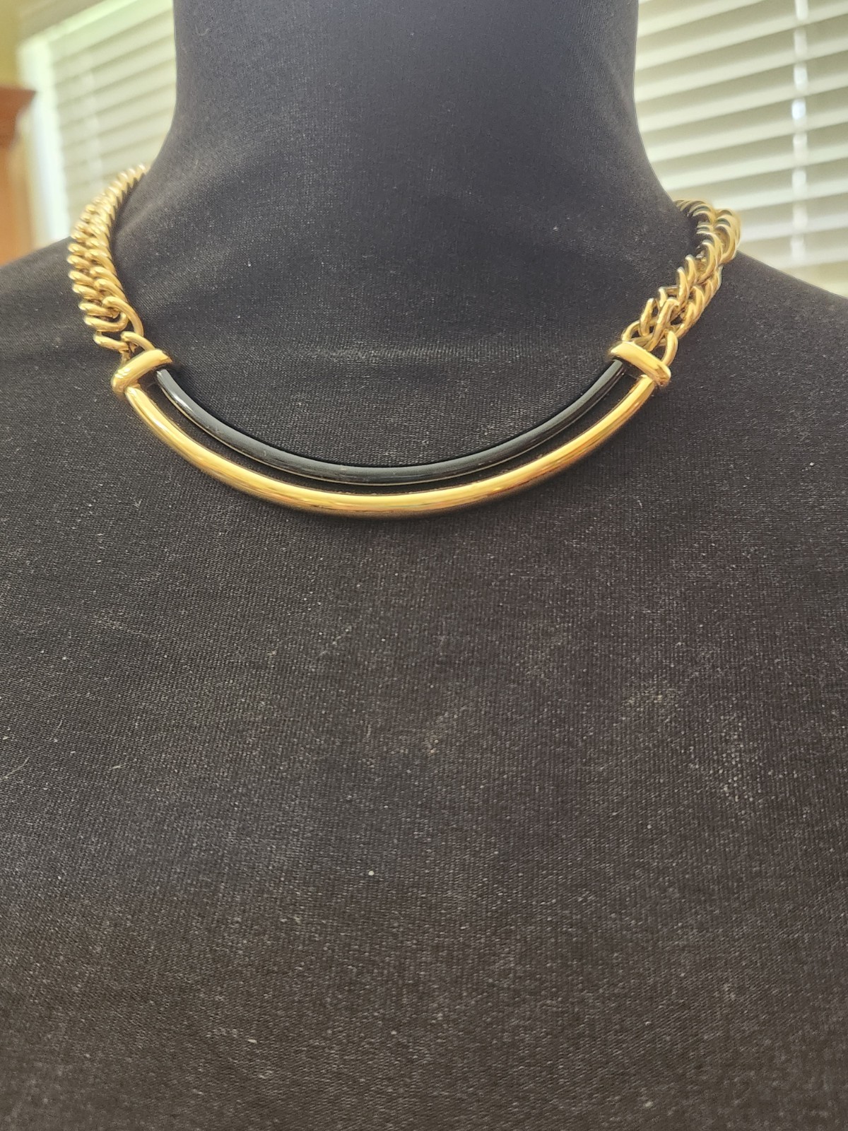 Monet two Tone Black Enamel & Gold Curved Bar Cuban Link Chain Choker Vintage
