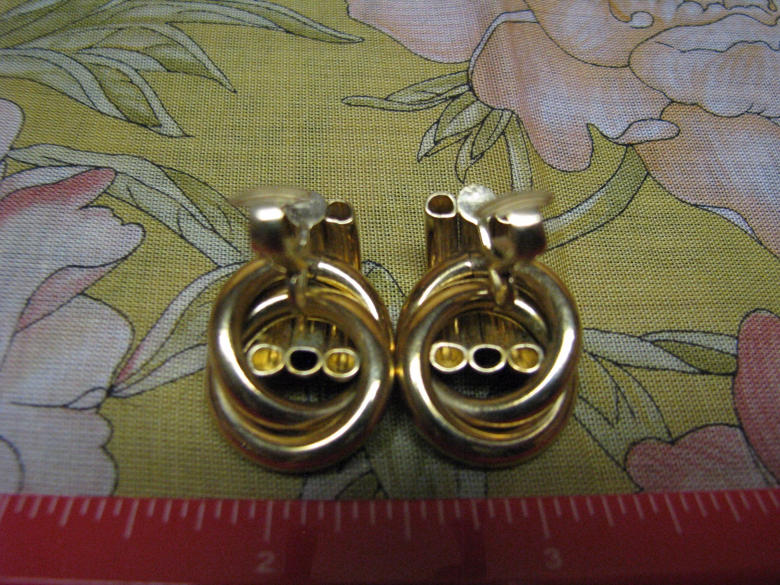 VINTAGE 60’s 70’s 80’s Pipe Valve Faux Gold Clip-On Costume Jewelry Earrings