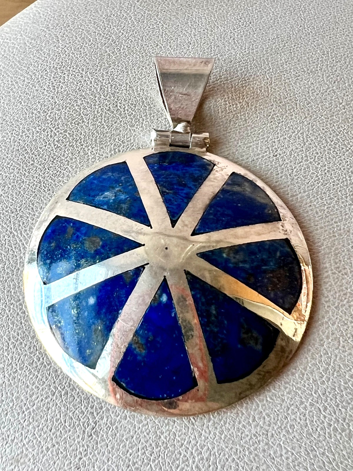 VINTAGE LARGE 980 FINE STERLING SILVER OVERSIZED LAPIS INLAID STATEMENT PENDANT