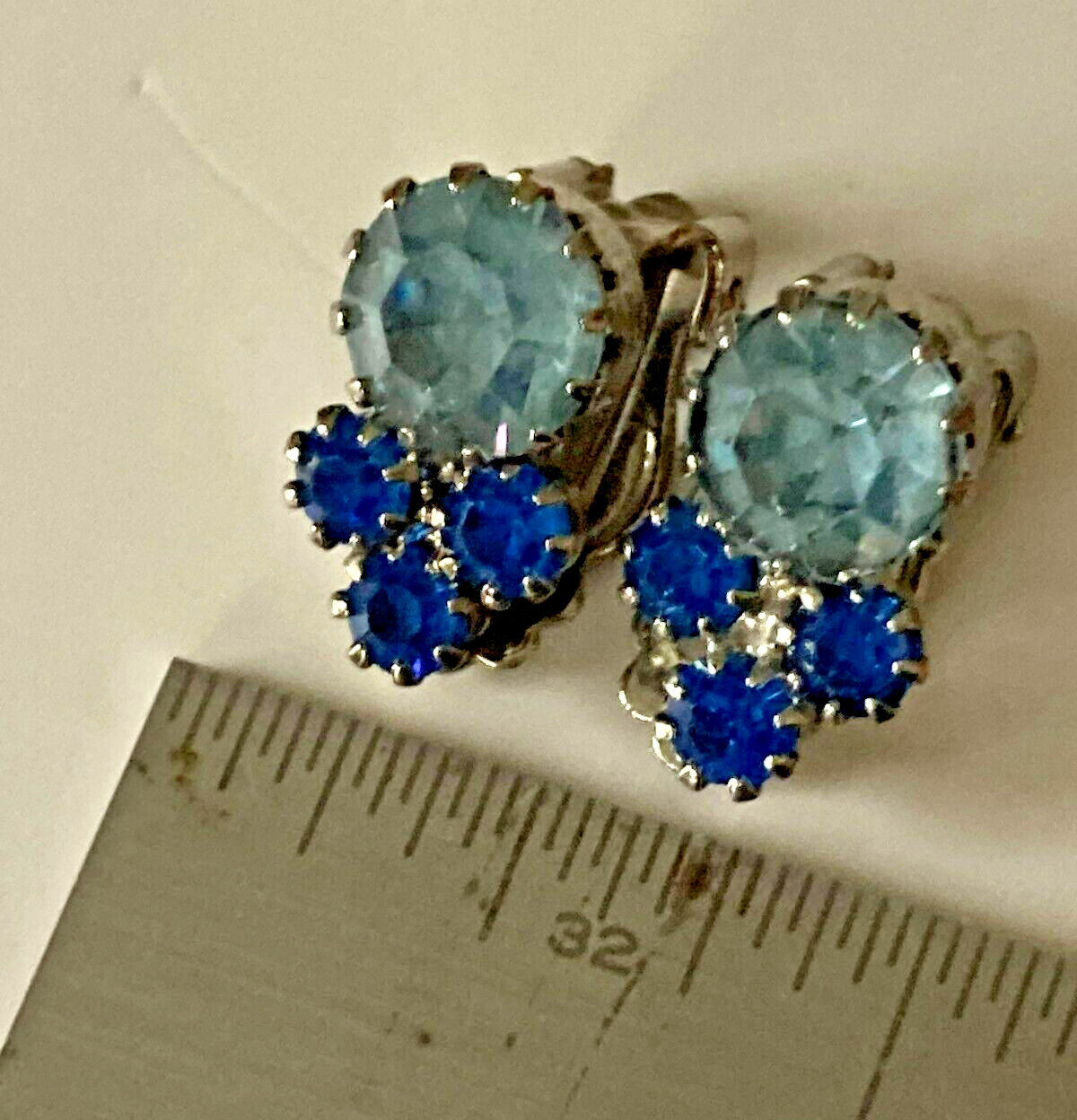 Earrings Vintage Blue Rhinestone Silver Tone Metal Clip Ons Wearable 3/4″ size