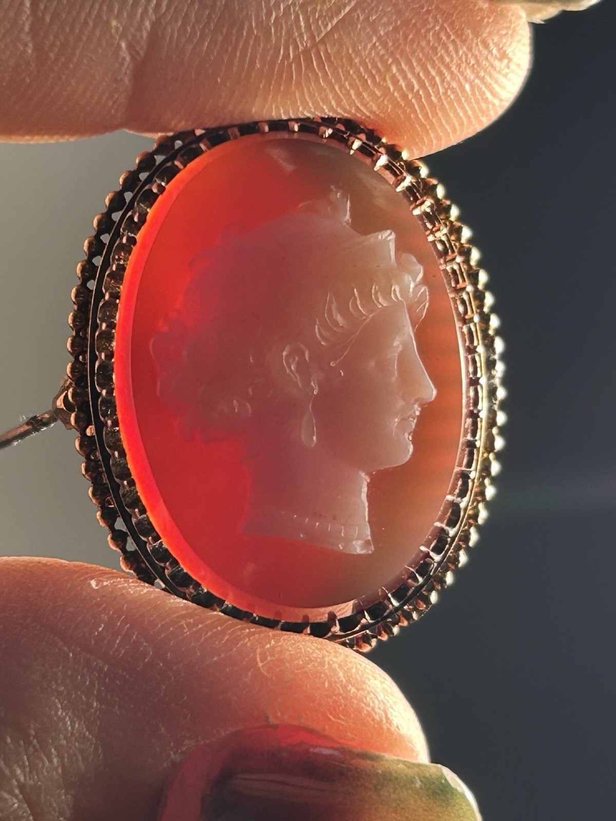 Antique Carved Shell Cameo Brooch Gold Frame Victorian Lady Portrait*
