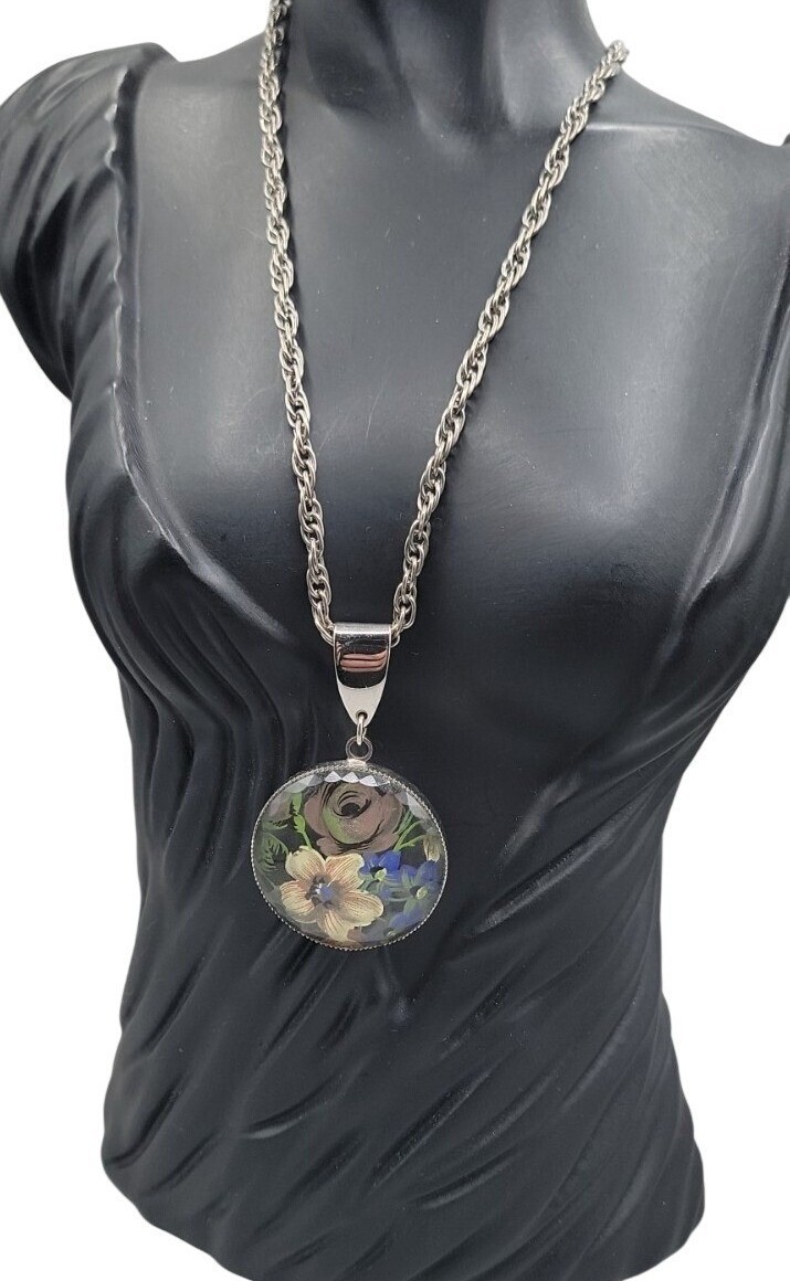 Vintage 1950s Handpainted Floral Pendant Necklace 24″ Silver Tone Chain